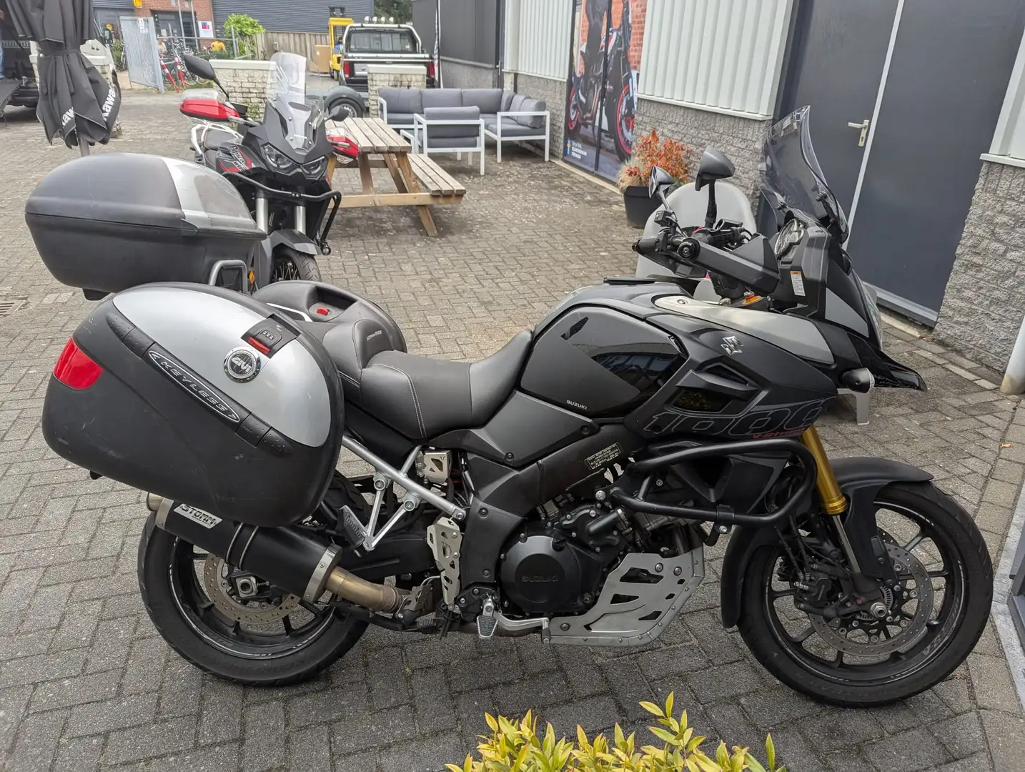 Suzuki V-Strom 1000 (DL1000) Grijs - 1