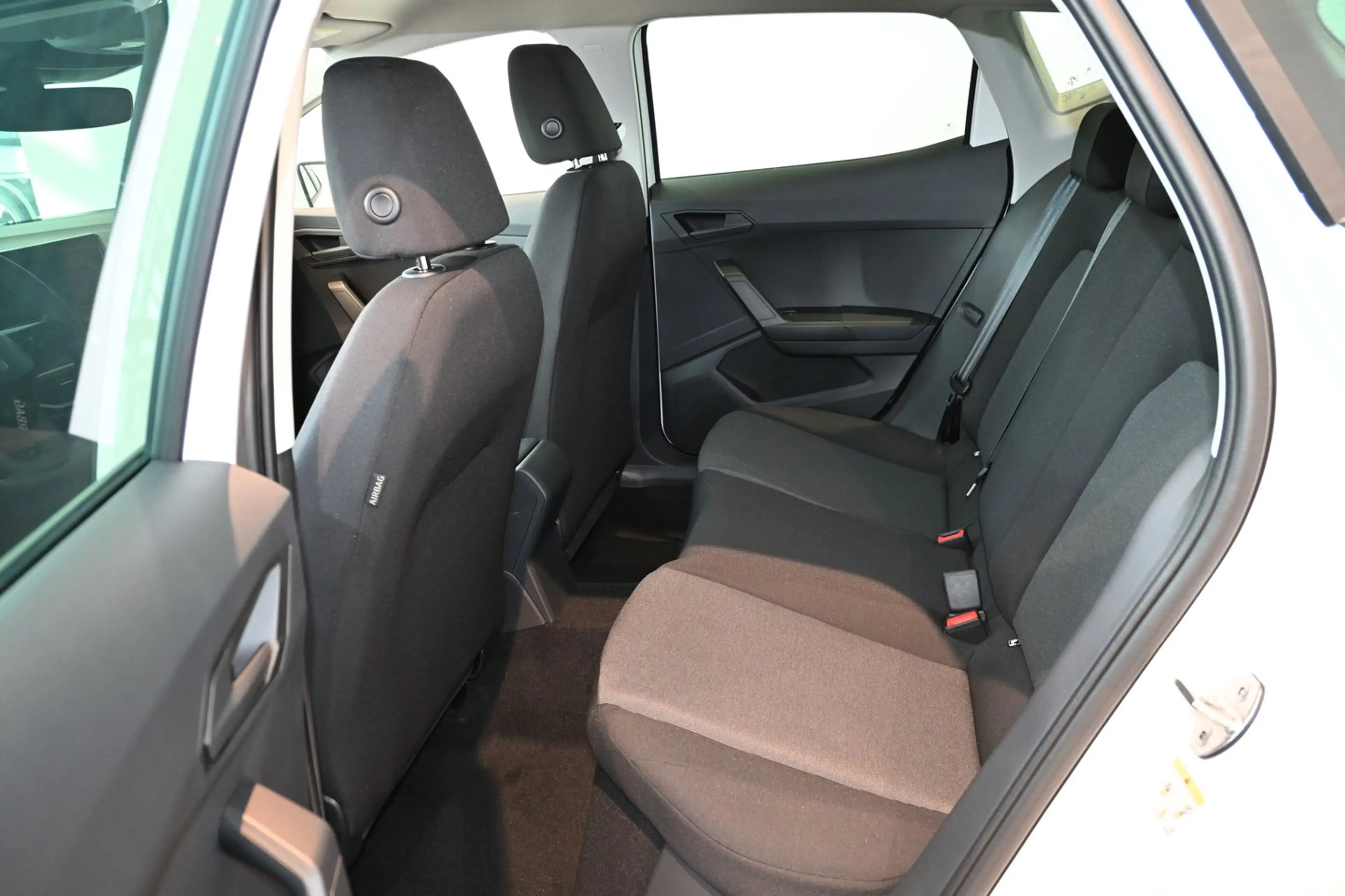 SEAT Ibiza Reference Edition 1.0 80PS — photo 7
