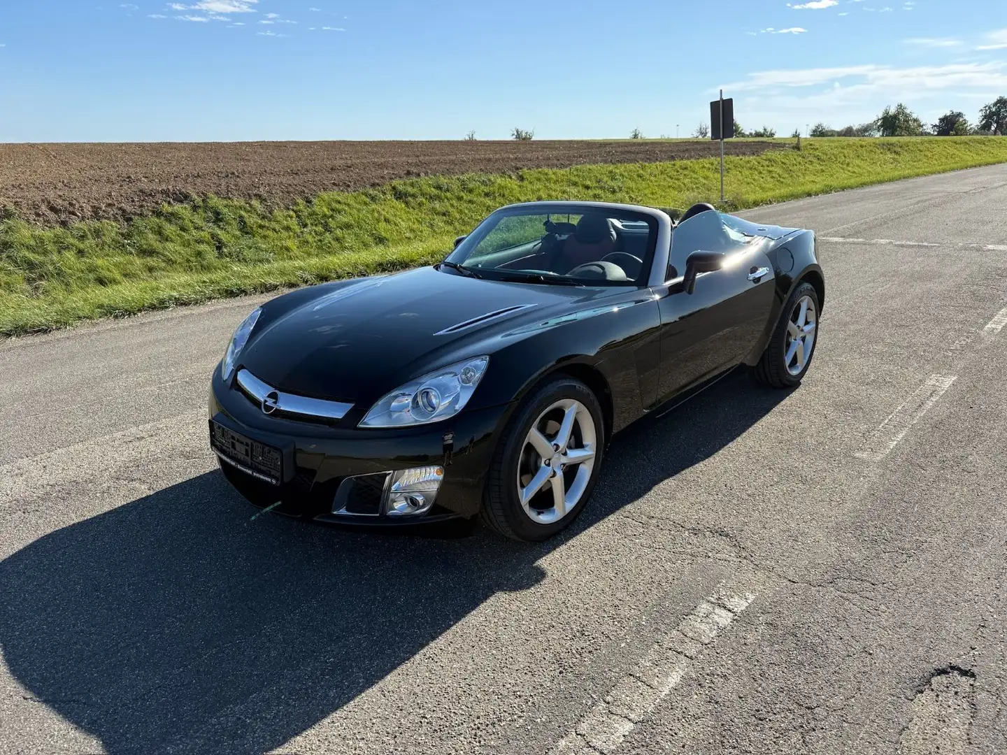Opel GT Roadster Klima Originalzustand !! Schwarz - 1