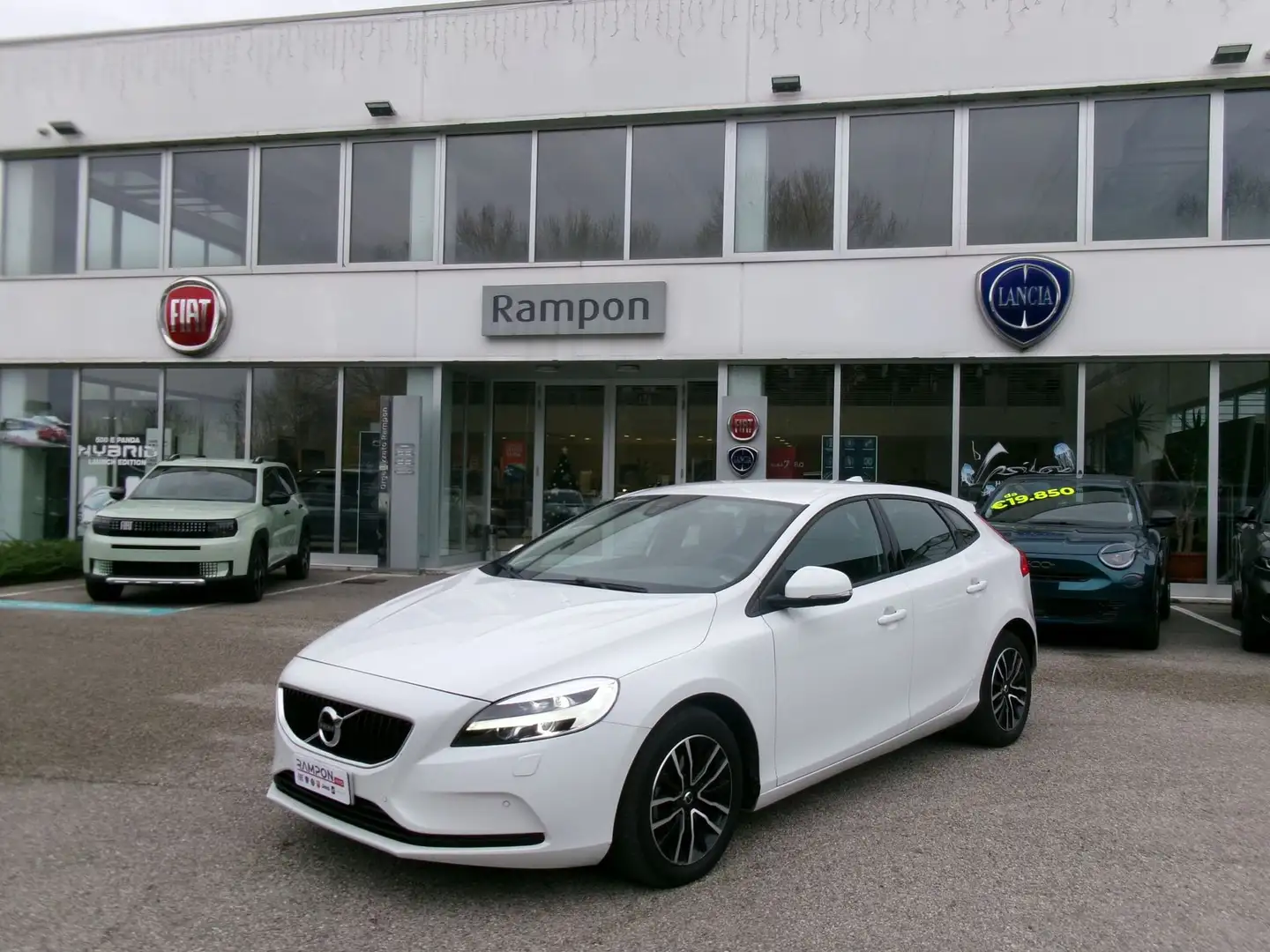 Volvo V40 V40 D2 Geartronic R-design Blanc - 1