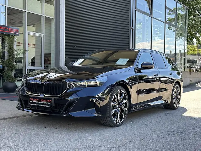 BMW 520 i Touring M-Sportpaket PRO Aut. / AHK / Pano / ... Ansicht 2