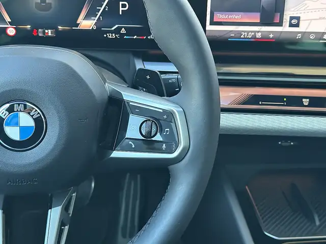 BMW 520 i Touring M-Sportpaket PRO Aut. / AHK / Pano / ... Ansicht 23