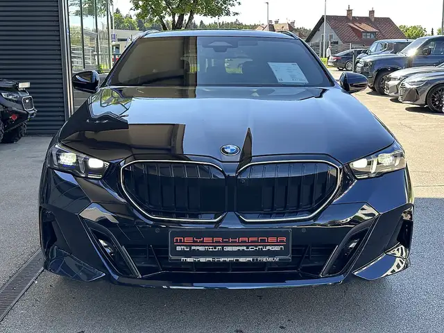 BMW 520 i Touring M-Sportpaket PRO Aut. / AHK / Pano / ... Ansicht 4