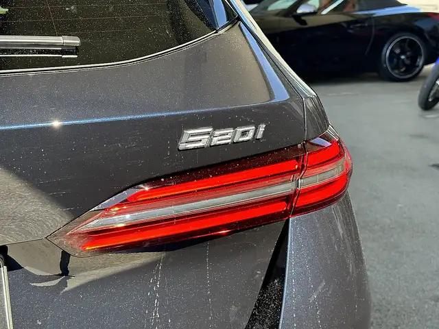 BMW 520 i Touring M-Sportpaket PRO Aut. / AHK / Pano / ... Ansicht 10