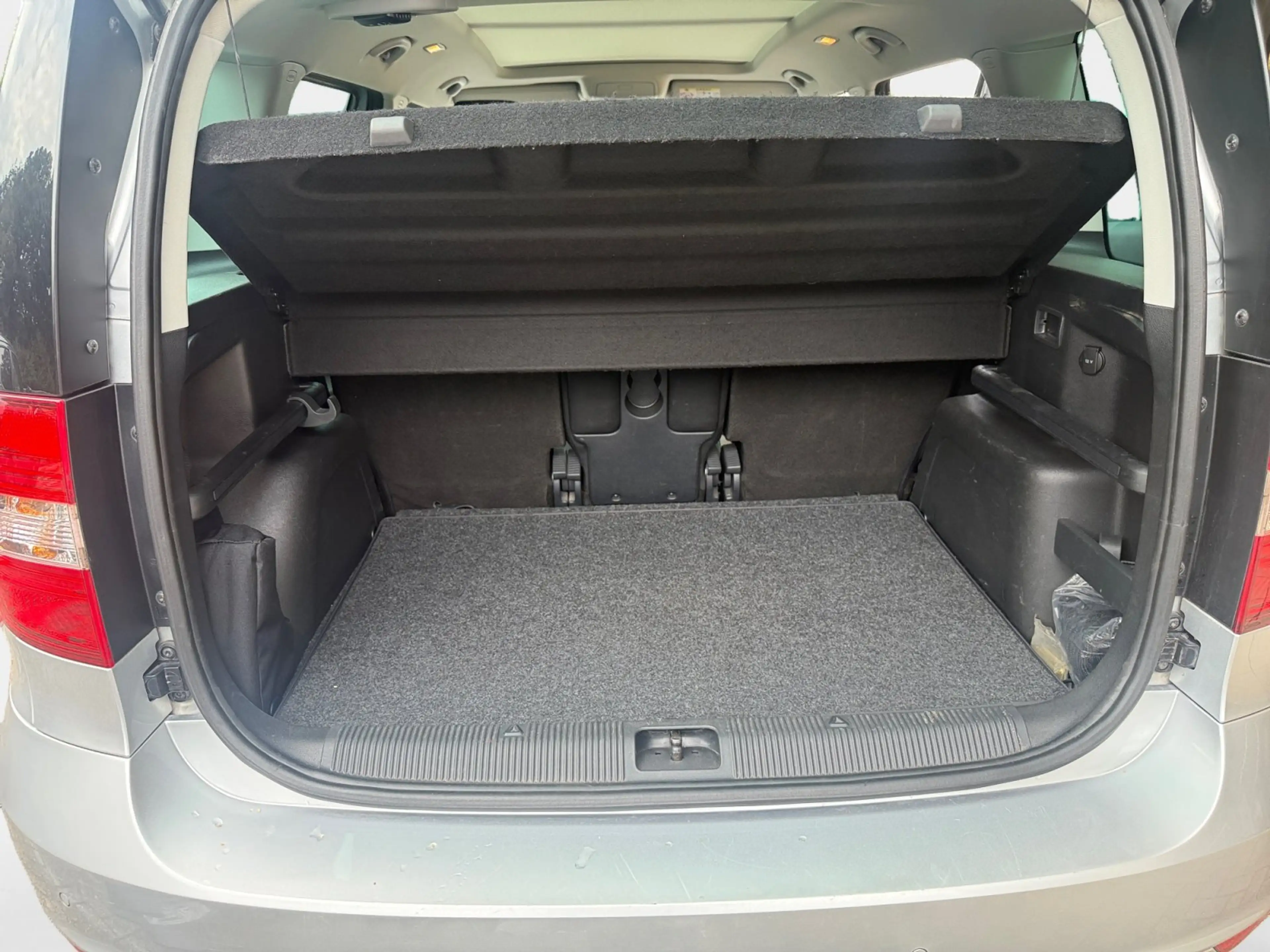 Skoda Yeti 2.0 TDI Joy 4x4 Green tec 2xKlima AUT LM SD — photo 15