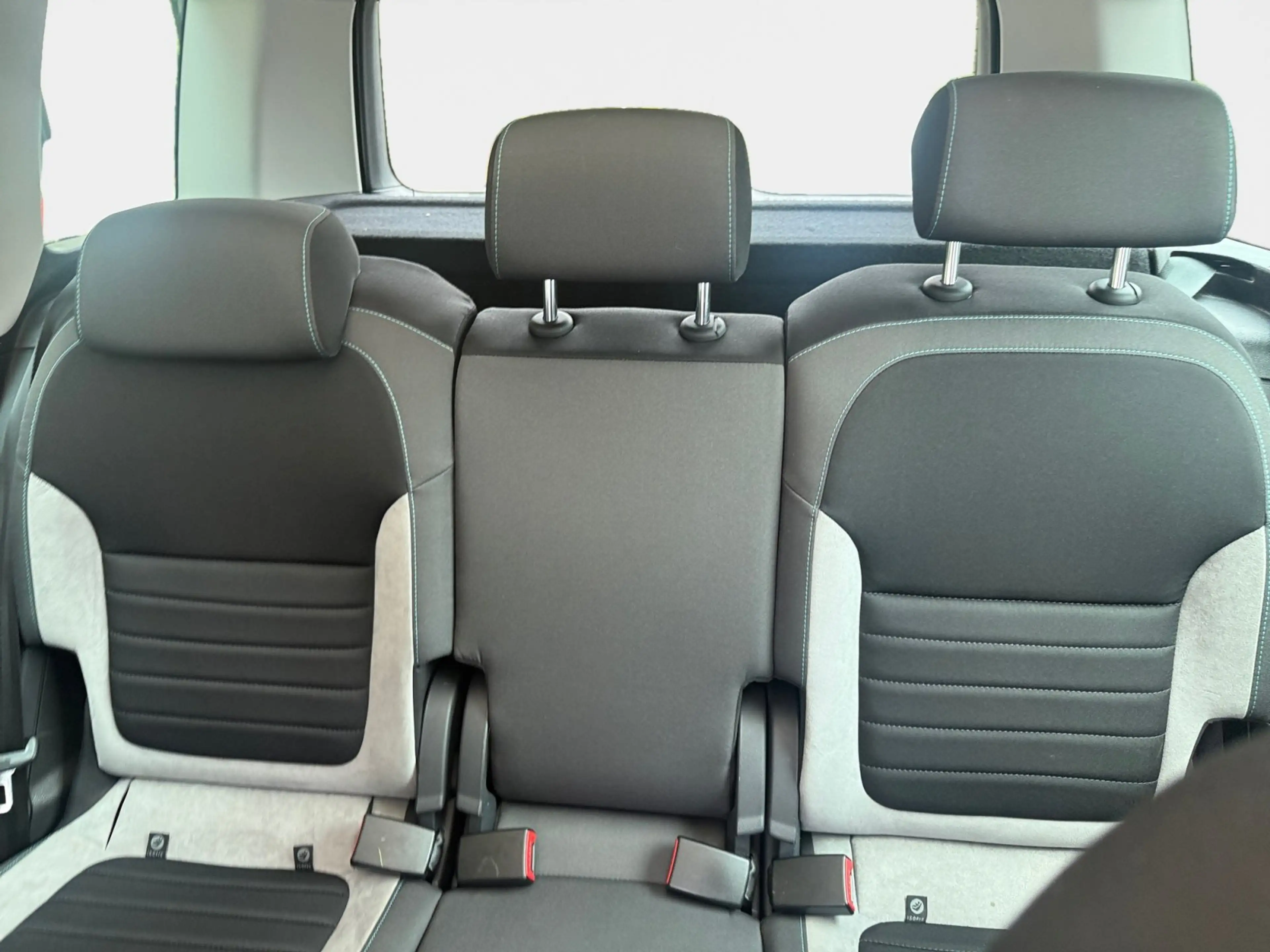 Skoda Yeti 2.0 TDI Joy 4x4 Green tec 2xKlima AUT LM SD — photo 10