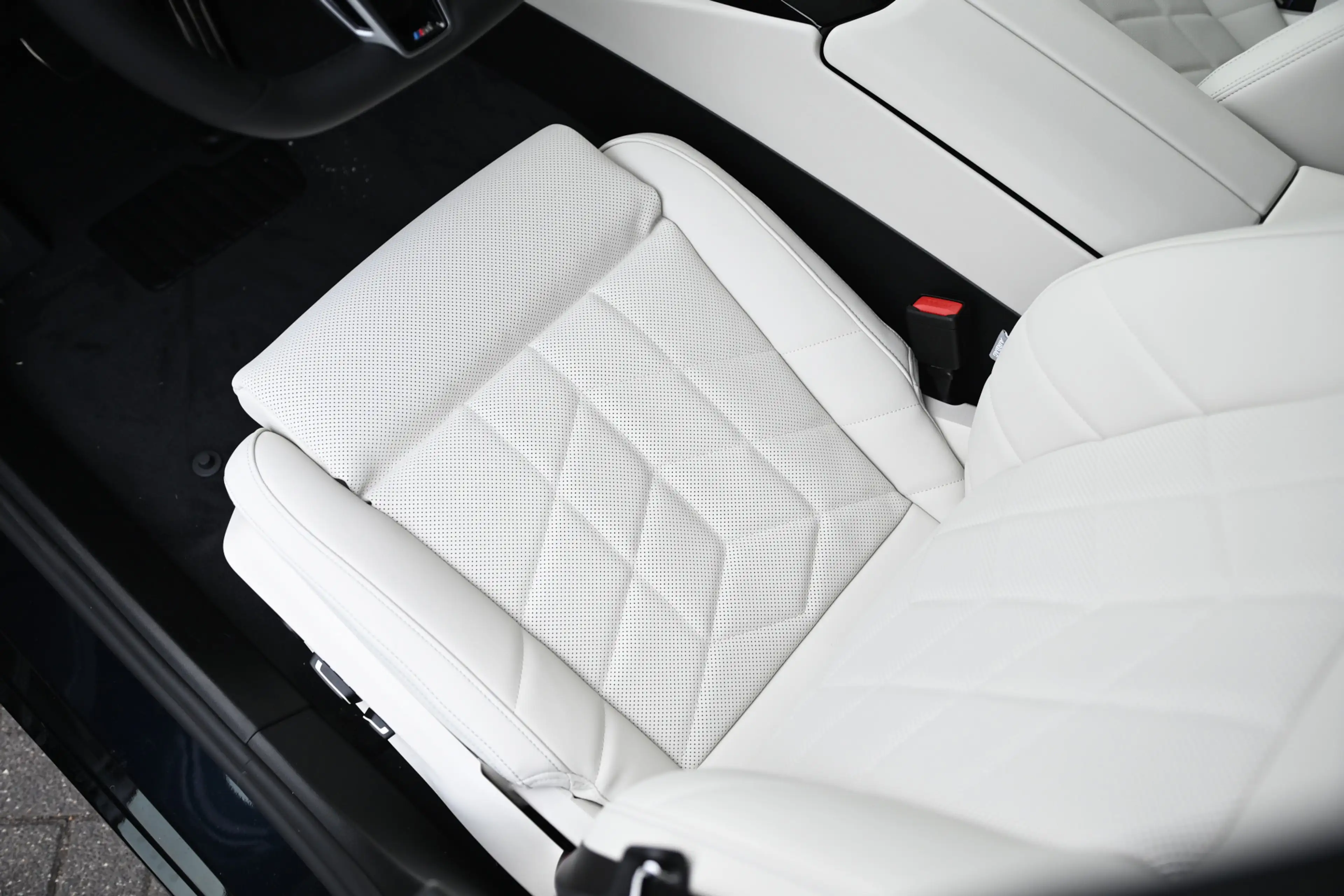 BMW i5 Touring eDrive40 M Sport / Panoramadak / Trekhaak — photo 12