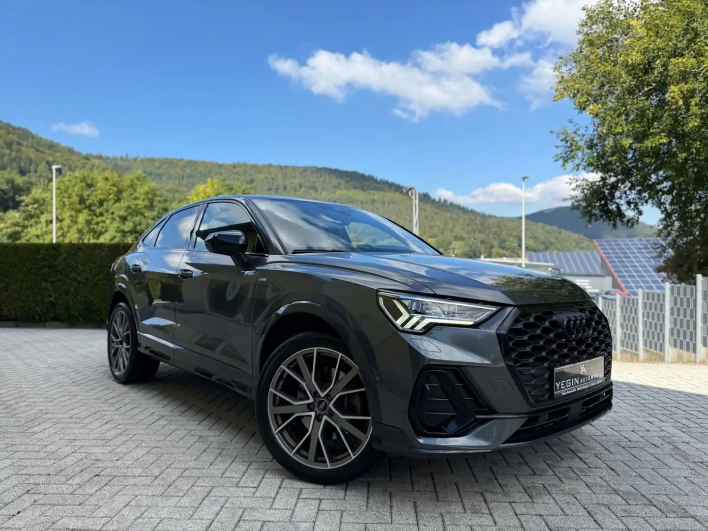 Audi Q3 Sportback 45 TFSI e S line Virtual-ACC-Matrix Grau - 1