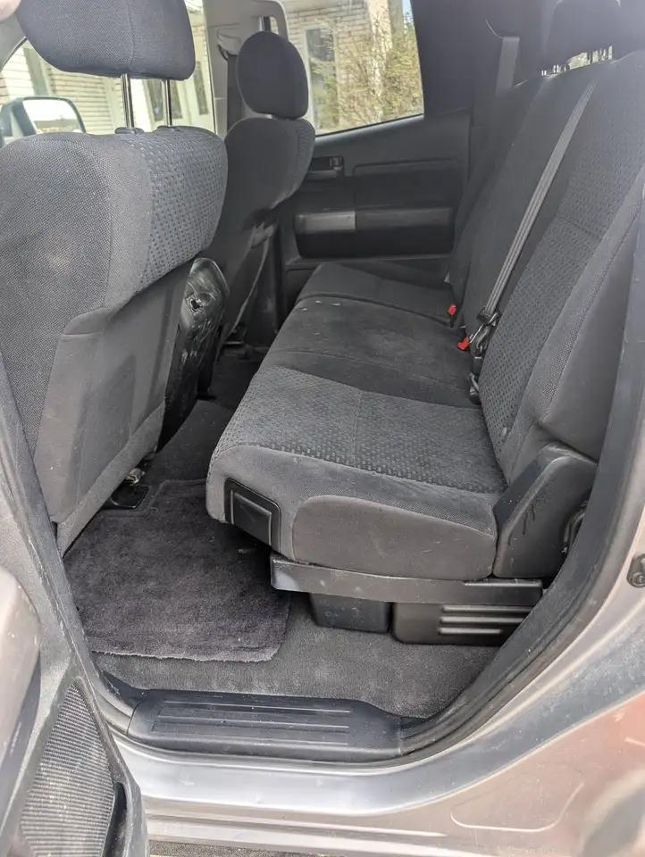 Toyota Tundra снимка Toyota Tundra