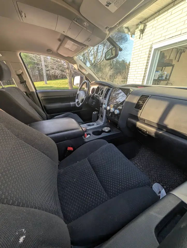 Toyota Tundra снимка Toyota Tundra