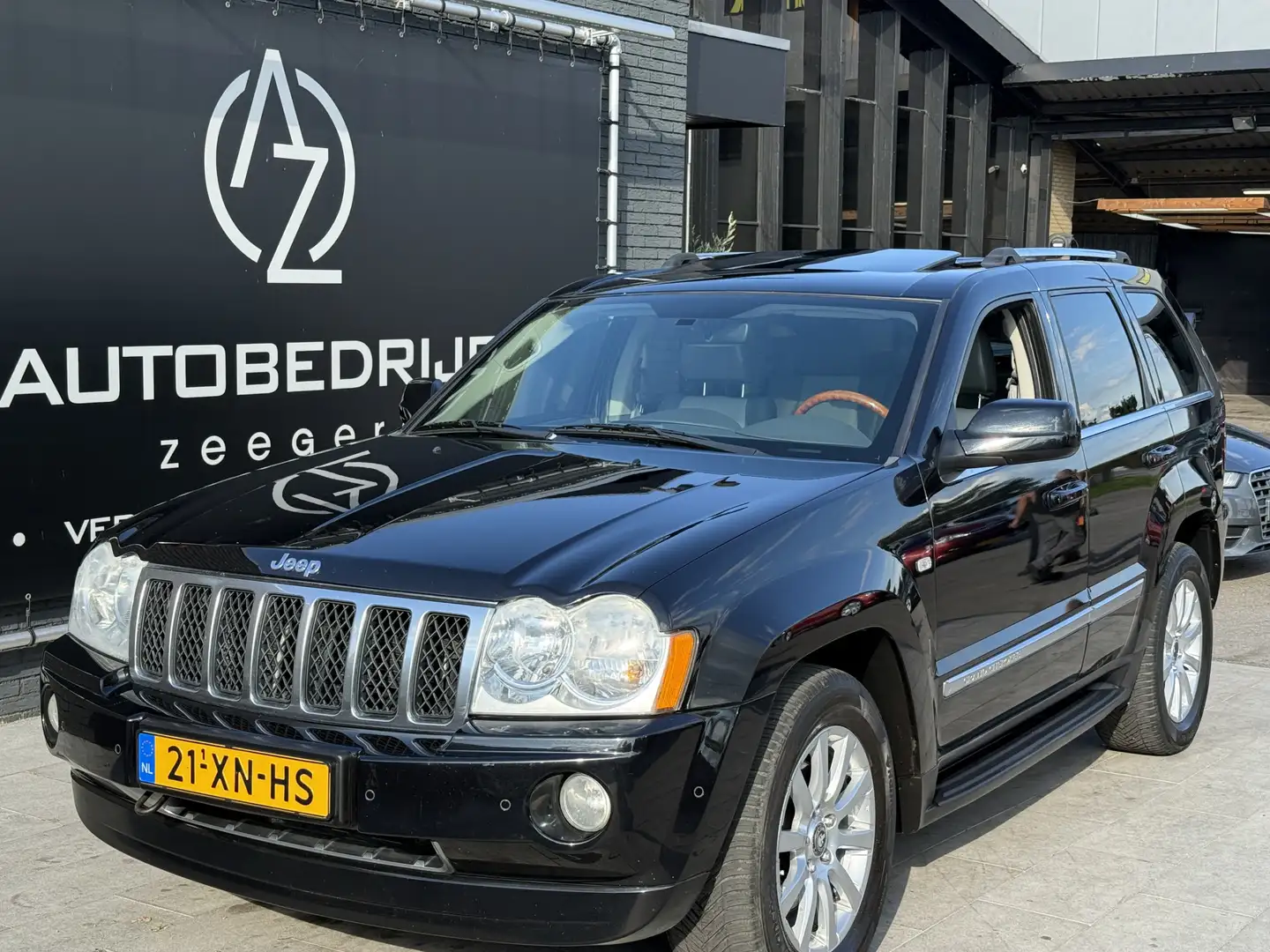 Jeep Grand Cherokee 3.0 V6 CRD Overland Schwarz - 2