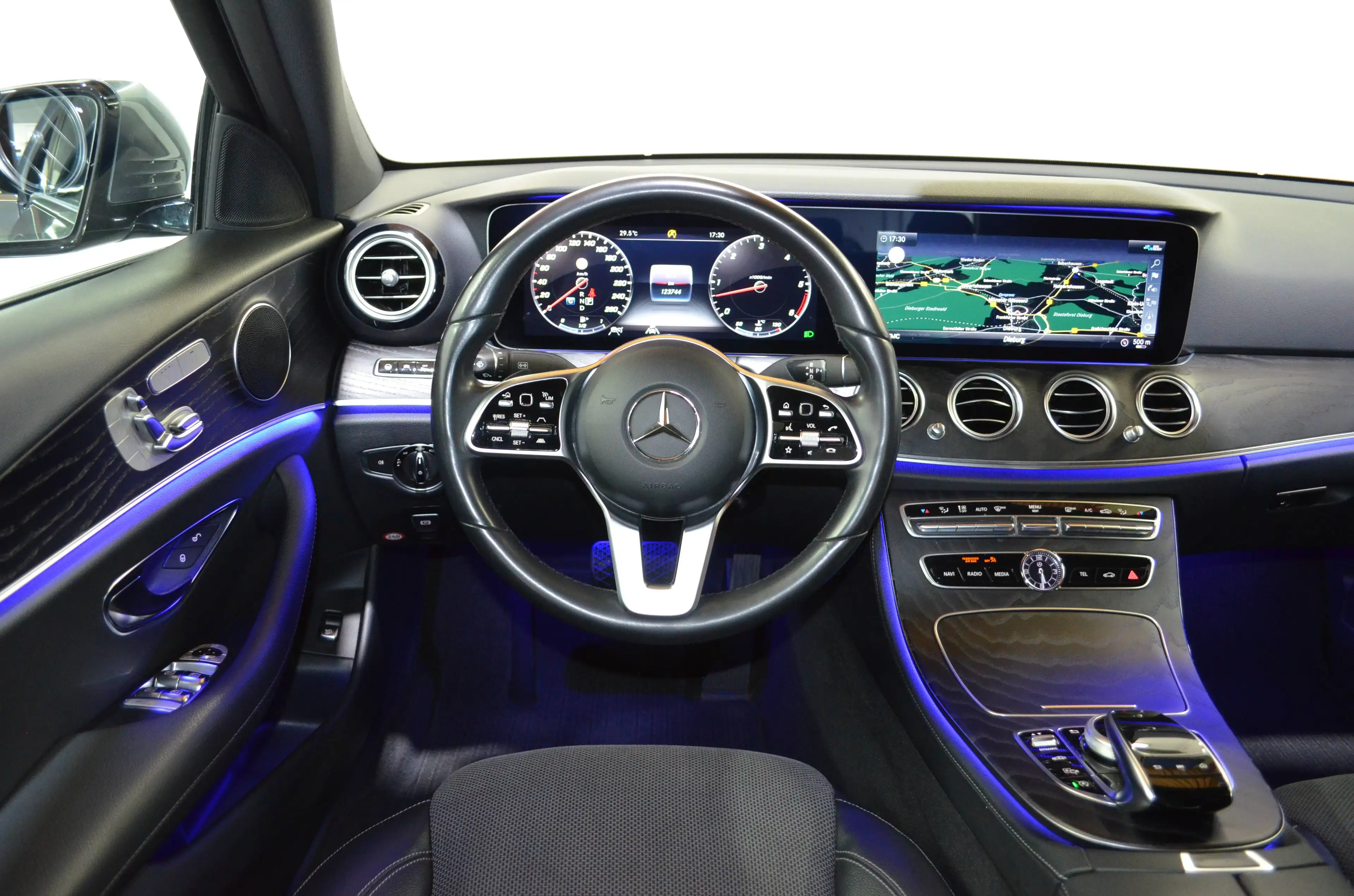 Mercedes-Benz E 400 D 9G 4M AVANTGARDE"ARMTIC"DTR+"HUP"MASSAGE"MBEAM"MEMORY — photo 9