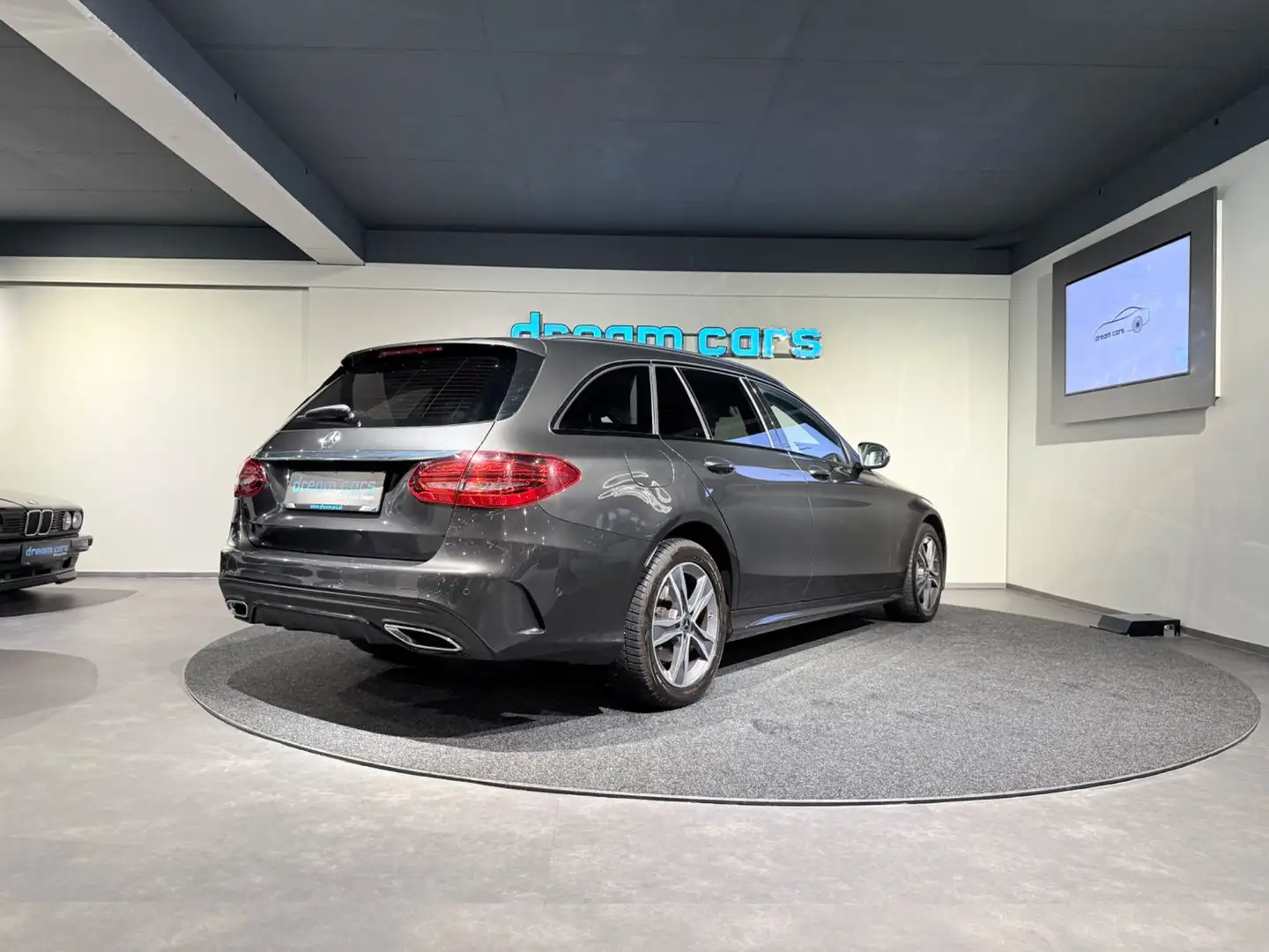 Mercedes-Benz C 200 d T AMG Line Aut. / NIGHT PAKET / STANDHEIZUNG / Grau - 2