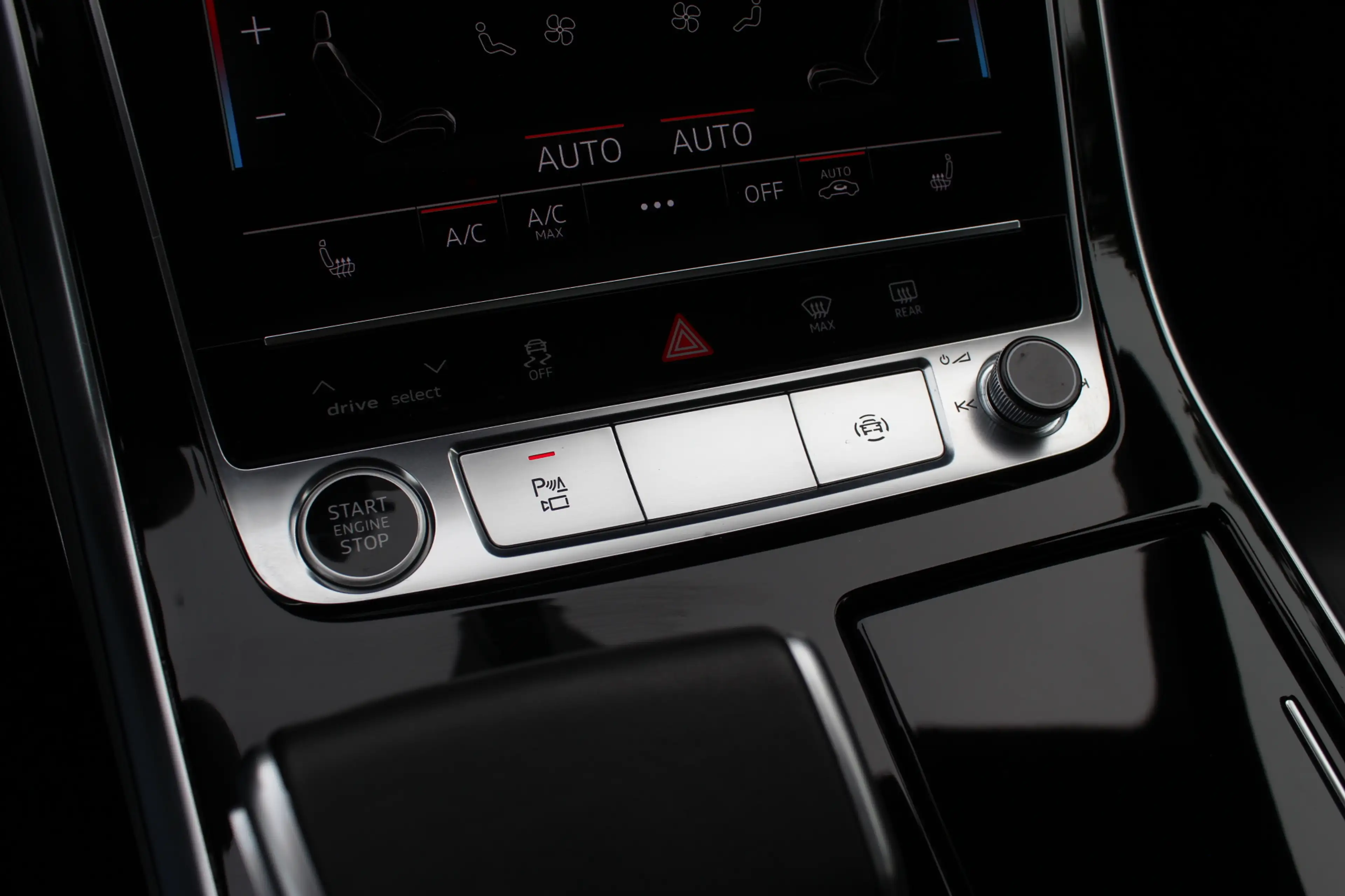 Audi Q8 60 TFSI e quattro Pro Line S Competition / Trekhaa — photo 34