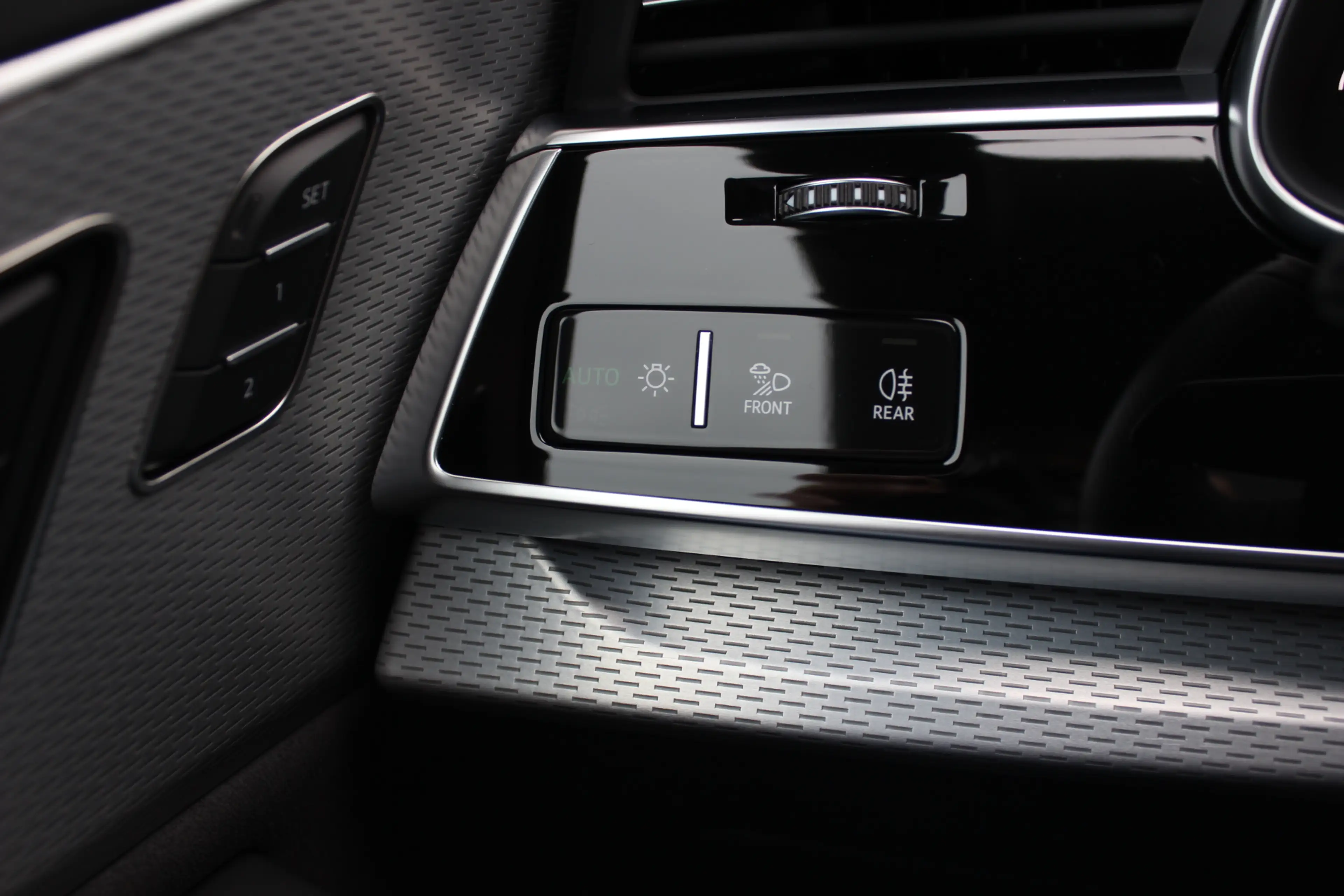 Audi Q8 60 TFSI e quattro Pro Line S Competition / Trekhaa — photo 41