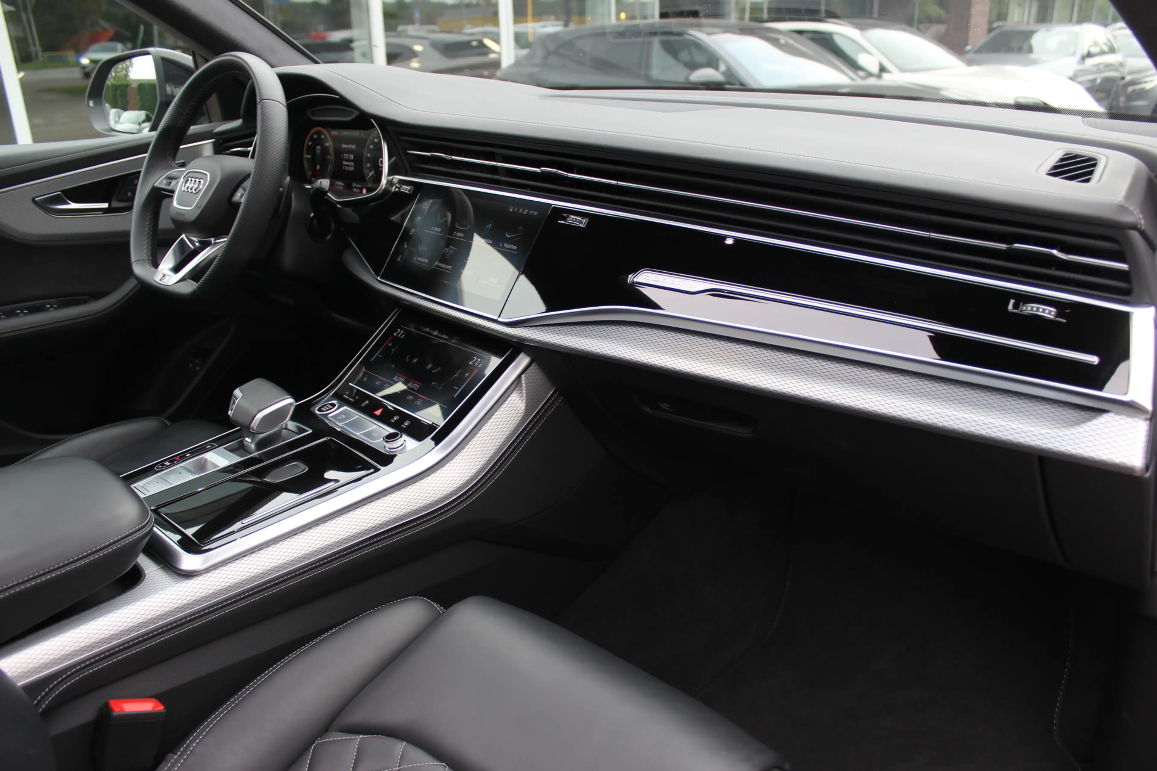 Audi Q8 60 TFSI e quattro Pro Line S Competition / Trekhaa — photo 13