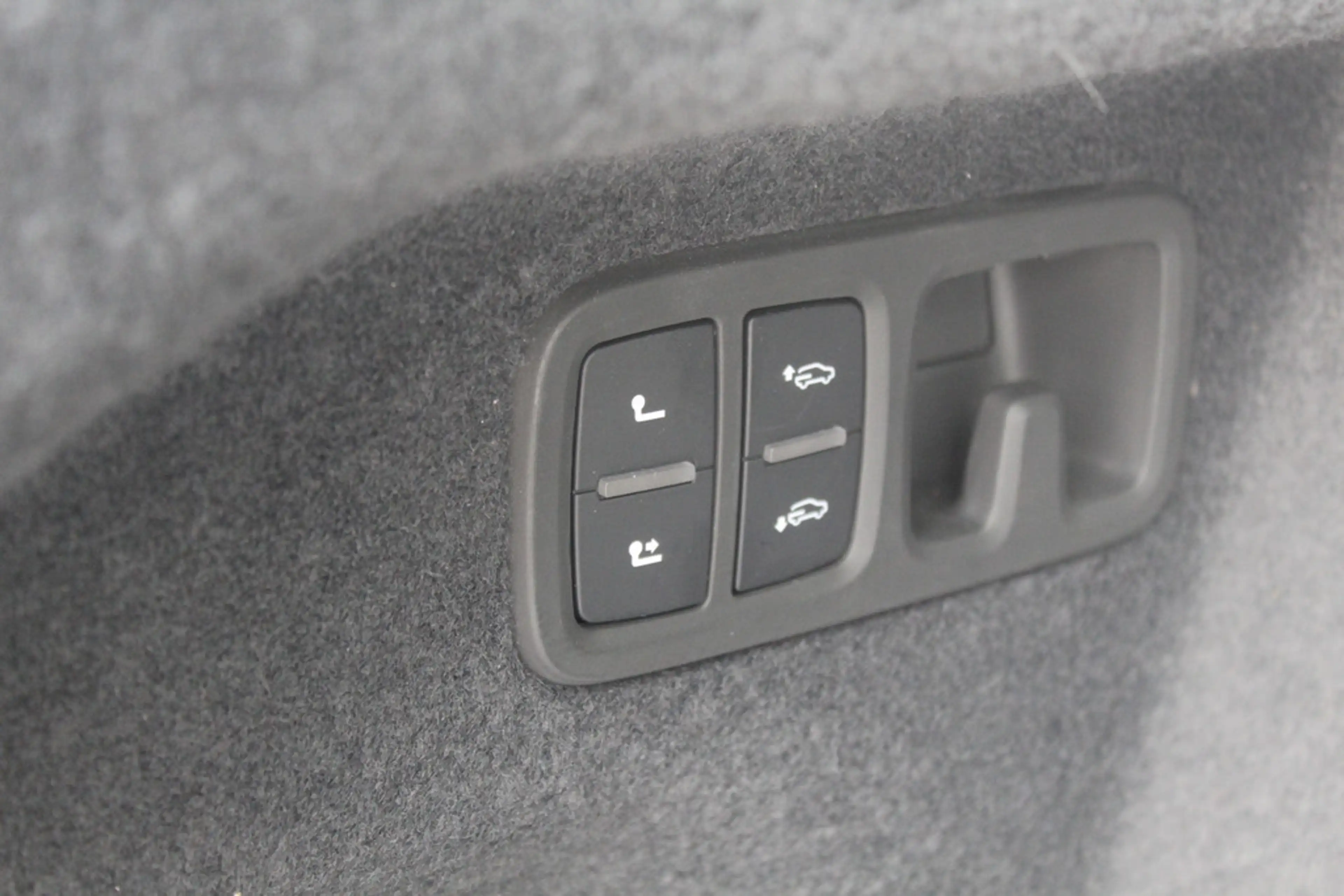Audi Q8 60 TFSI e quattro Pro Line S Competition / Trekhaa — photo 17