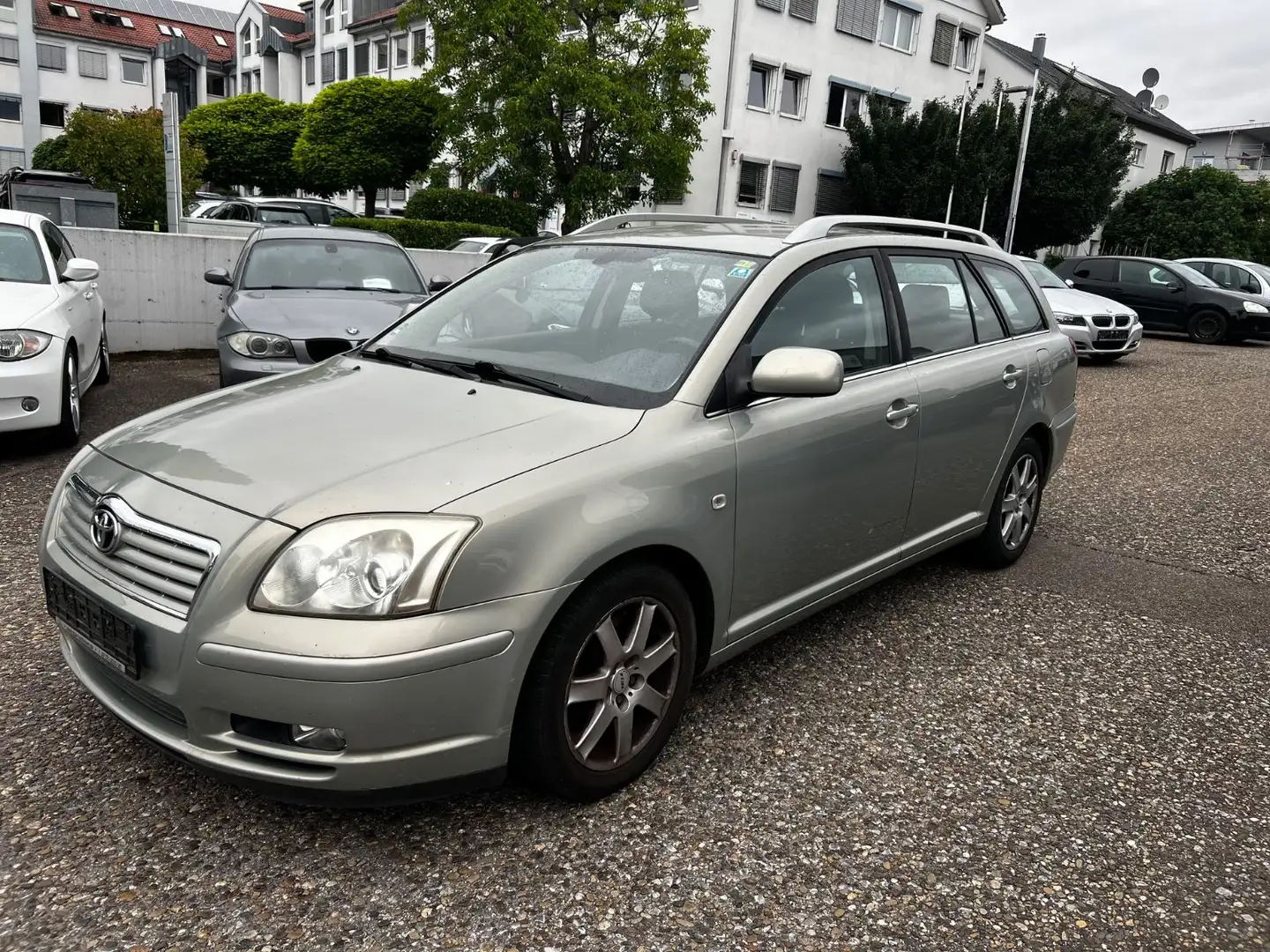 Toyota Avensis Kombi 2.0 Sol - Automaik - Klima -AHK Vert - 1