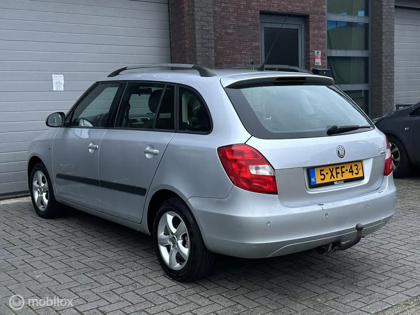 Skoda Fabia Combi 1.4-16V Classic | Airco | Trekhaak Grijs - 2