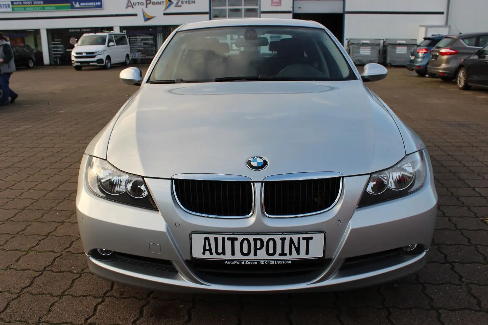 BMW 320 i Argent - 2
