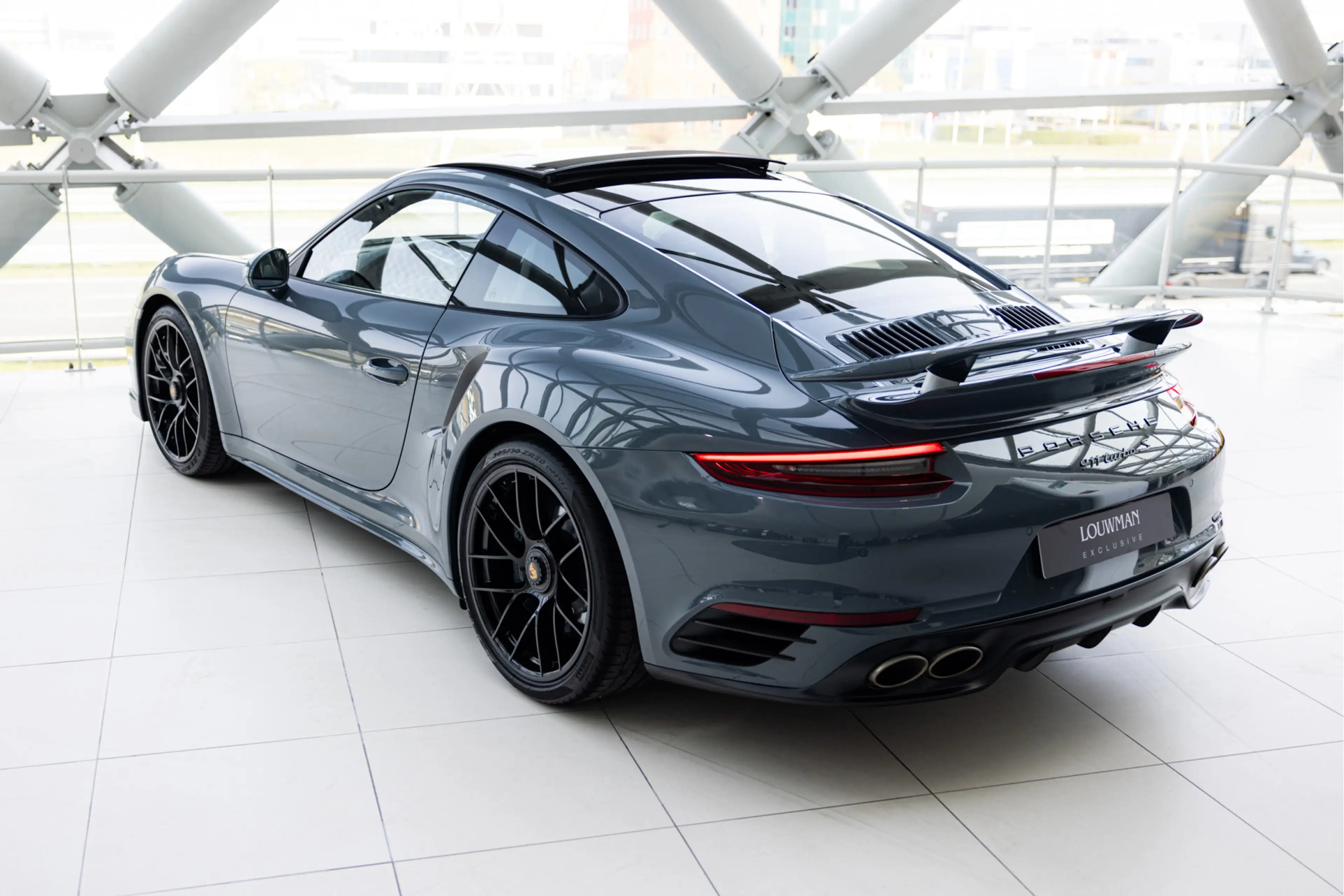Porsche 991 3.8 Turbo S | 991.2 | Akrapovic | Bose | Schuifdak — photo 3