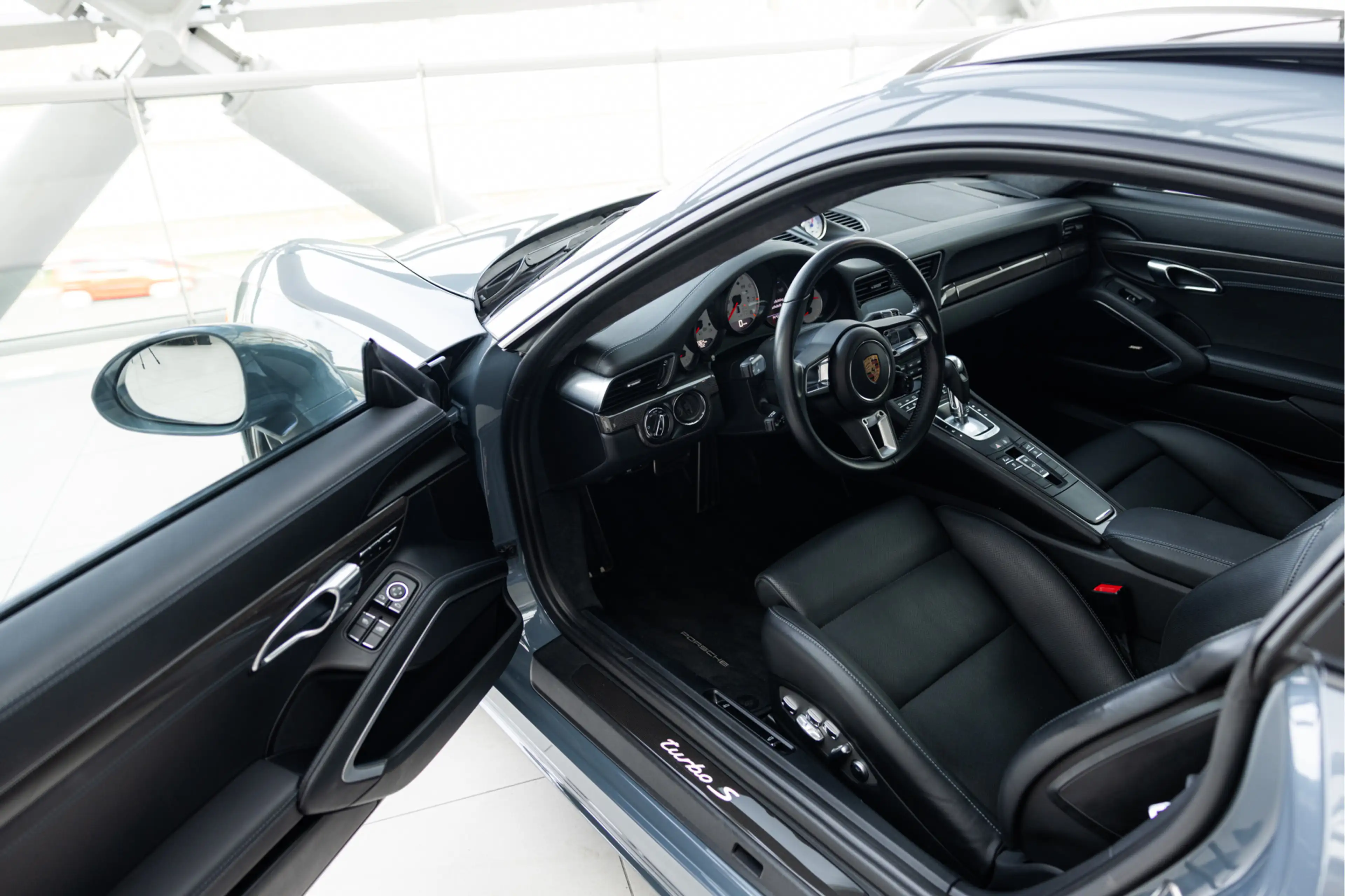 Porsche 991 3.8 Turbo S | 991.2 | Akrapovic | Bose | Schuifdak — photo 5