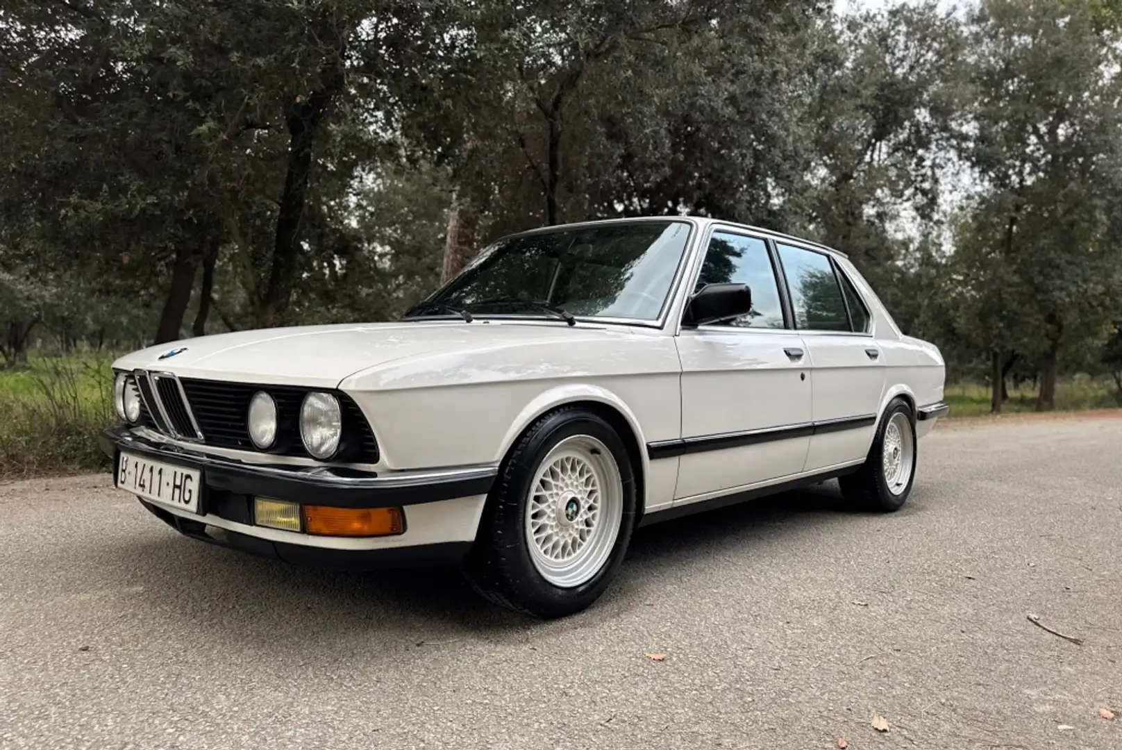BMW 528 528i Blanc - 1
