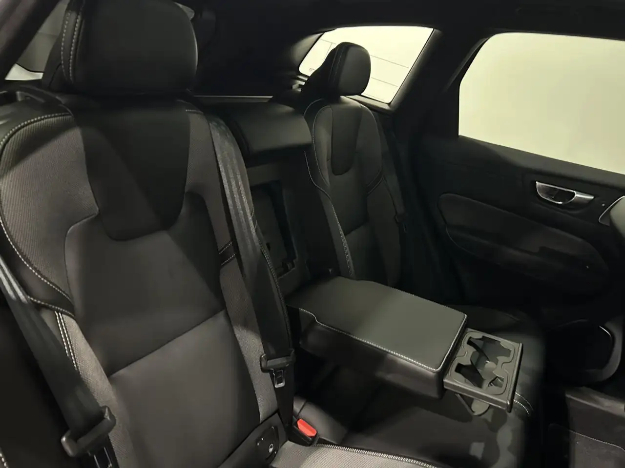 Volvo XC60 снимка Volvo XC60