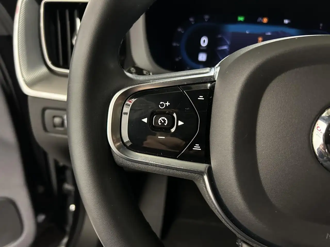 Volvo XC60 снимка Volvo XC60