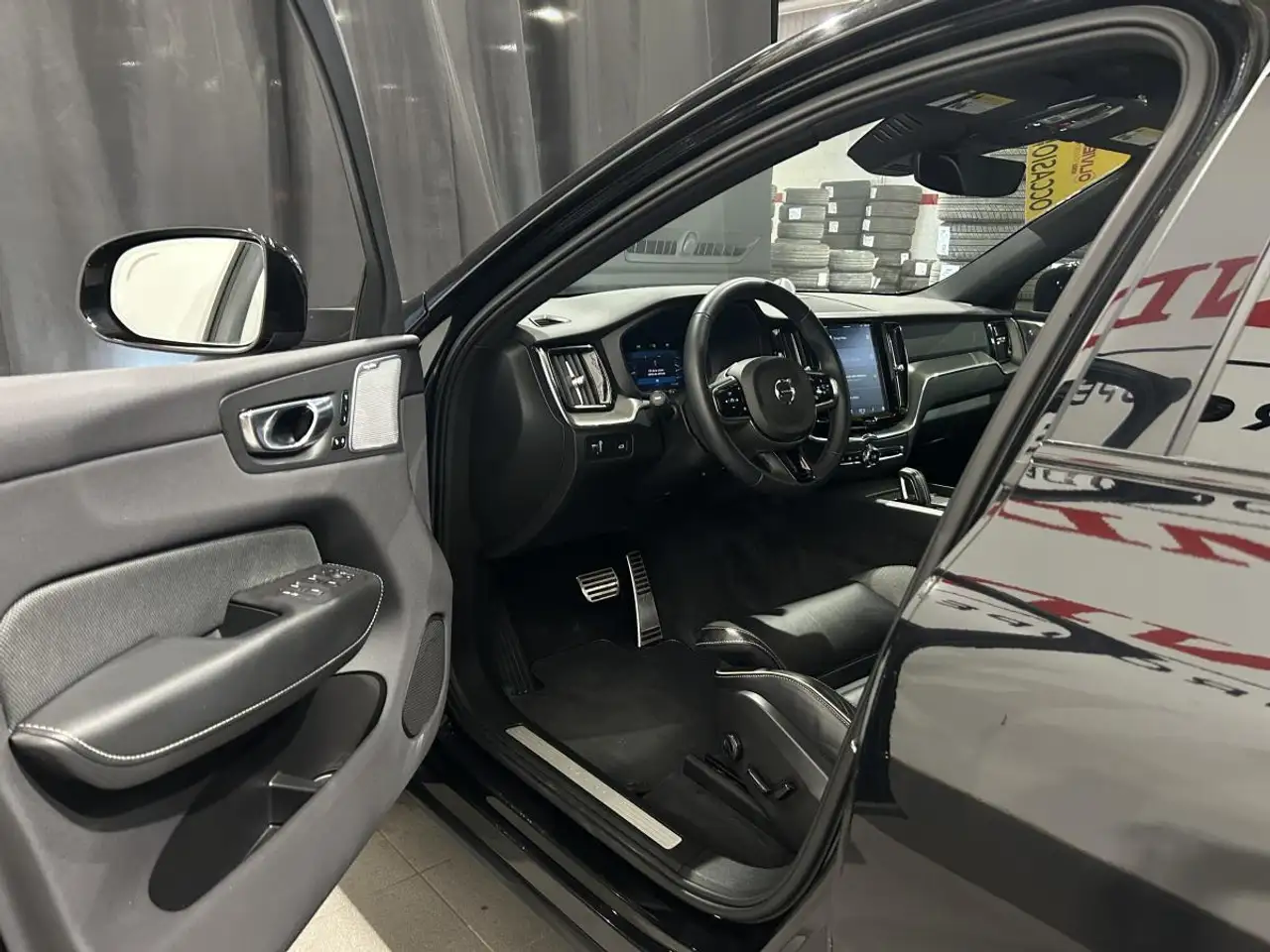 Volvo XC60 снимка Volvo XC60
