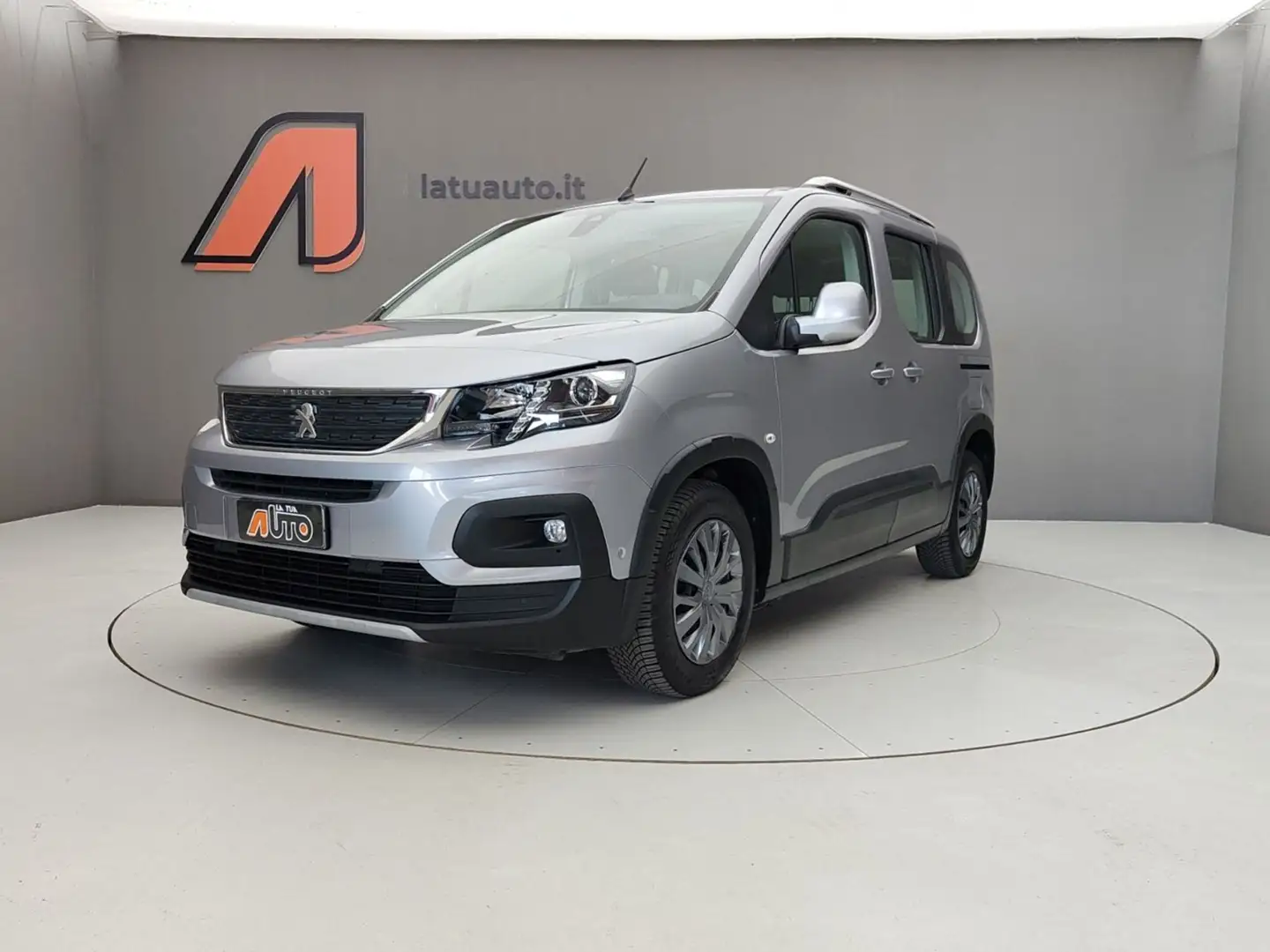 Peugeot Rifter 1.2 110CV ALLURE Сірий - 1