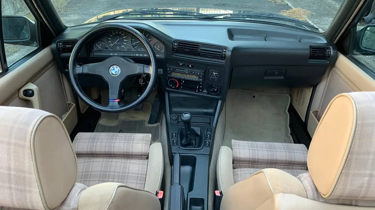 BMW 320i Cabrio 6 cilindri, foto 7