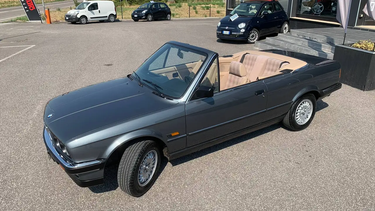 BMW 320i Cabrio 6 cilindri, foto 3