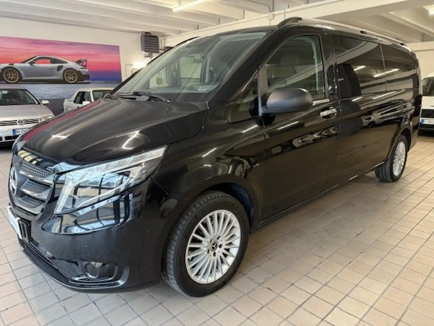 Mercedes-Benz Vito VITO 2.2 119 CDI 4 MATIC SELECT EXTRA-LONG 9-POSTI Zwart - 1