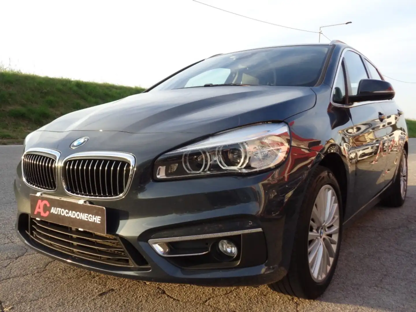 BMW 218 d 4x4 PREZZO VALIDO FINO 15.11, km certificati BMW Gris - 2