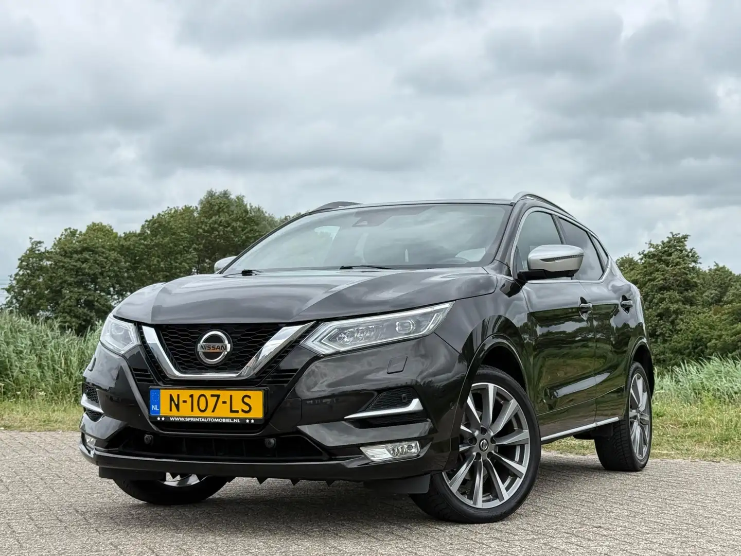 Nissan Qashqai 1.3 DIG-T Tekna+ | Brilliant Black | Leder/MemoryS Noir - 2