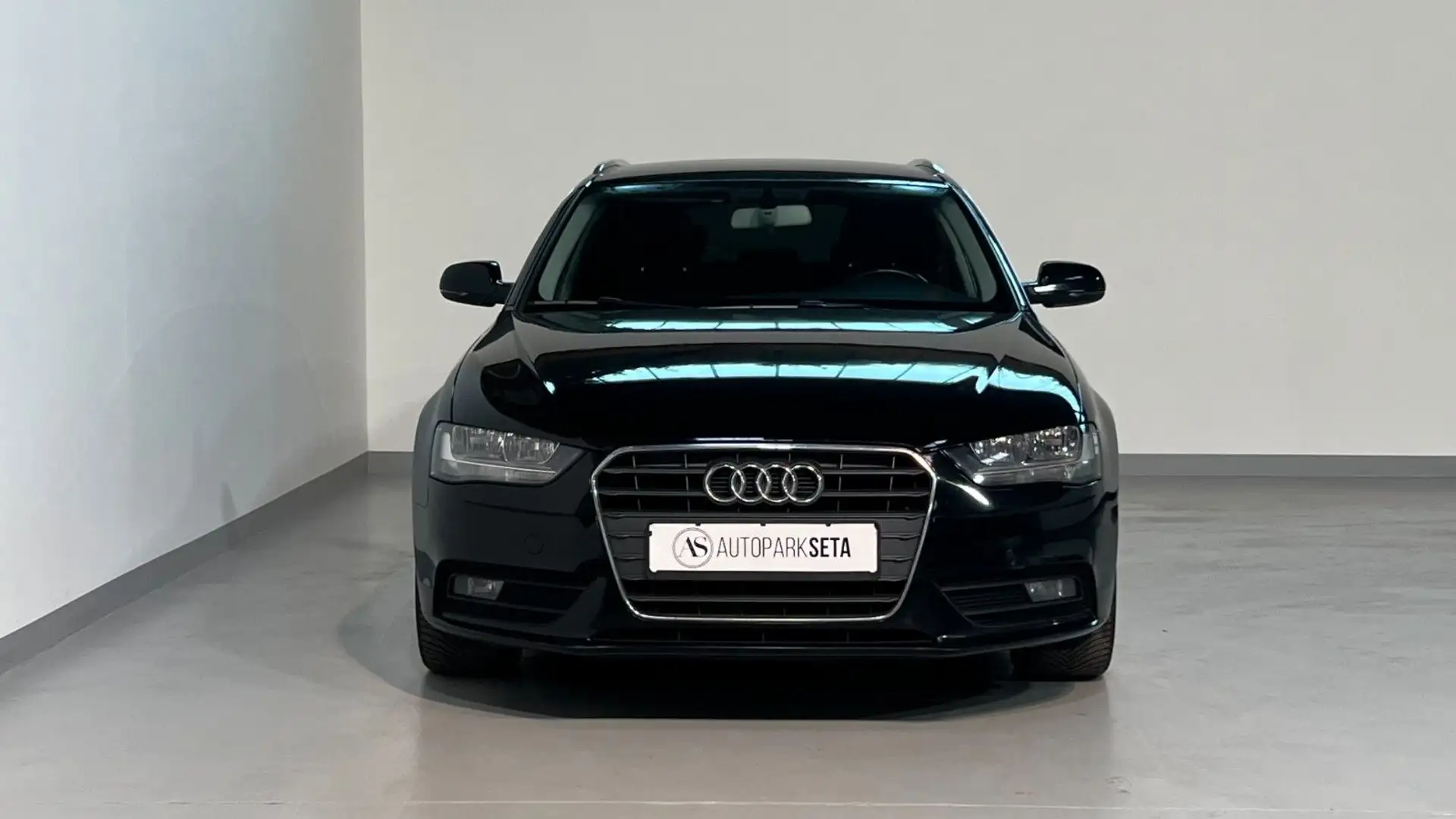 Audi A4 3.0 TDI Aut. Avant Amb. NAV*SHZ*KLIMAAUT*PDC Schwarz - 2