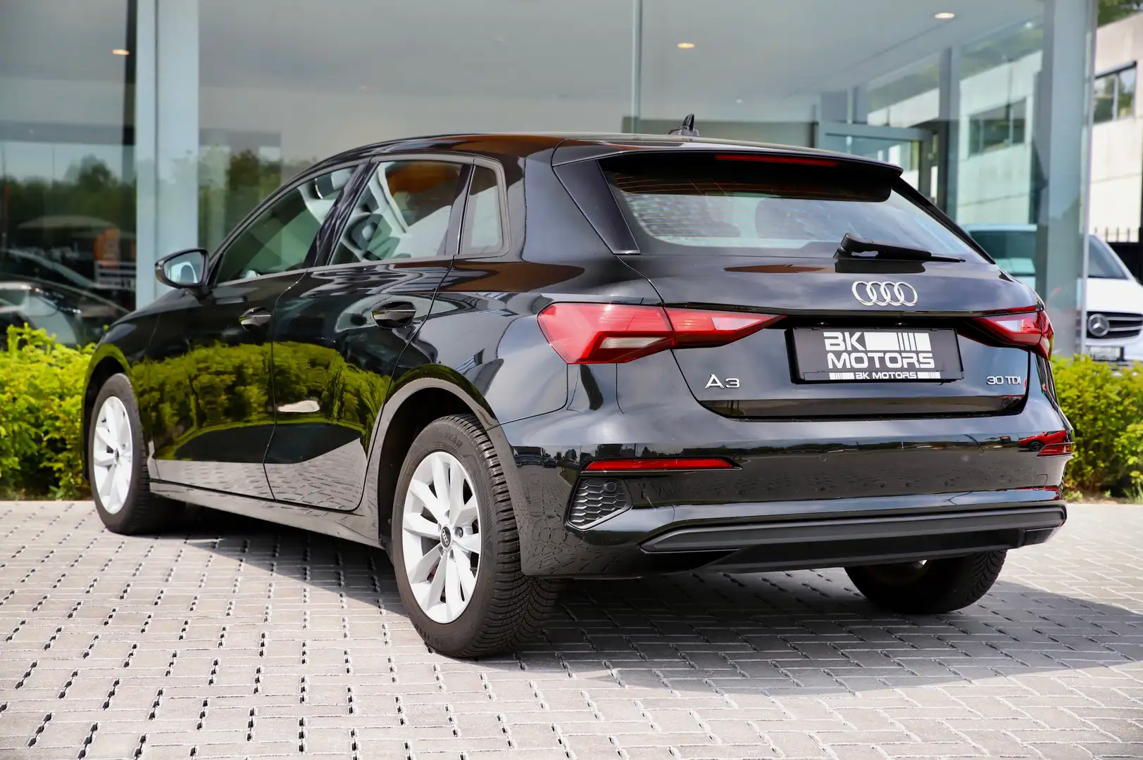 Audi A3 Sportback 30TDI S tronic /VIRTUAL/CARPLAY/CRUISE Zwart - 2