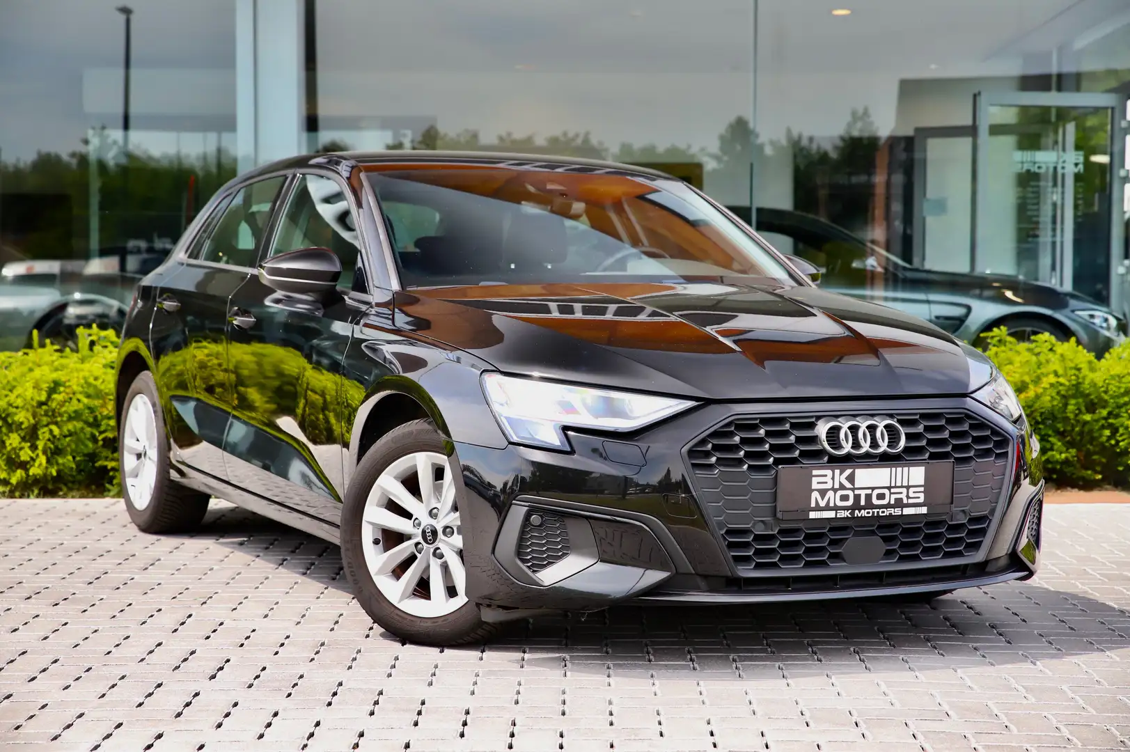 Audi A3 Sportback 30TDI S tronic /VIRTUAL/CARPLAY/CRUISE Zwart - 1