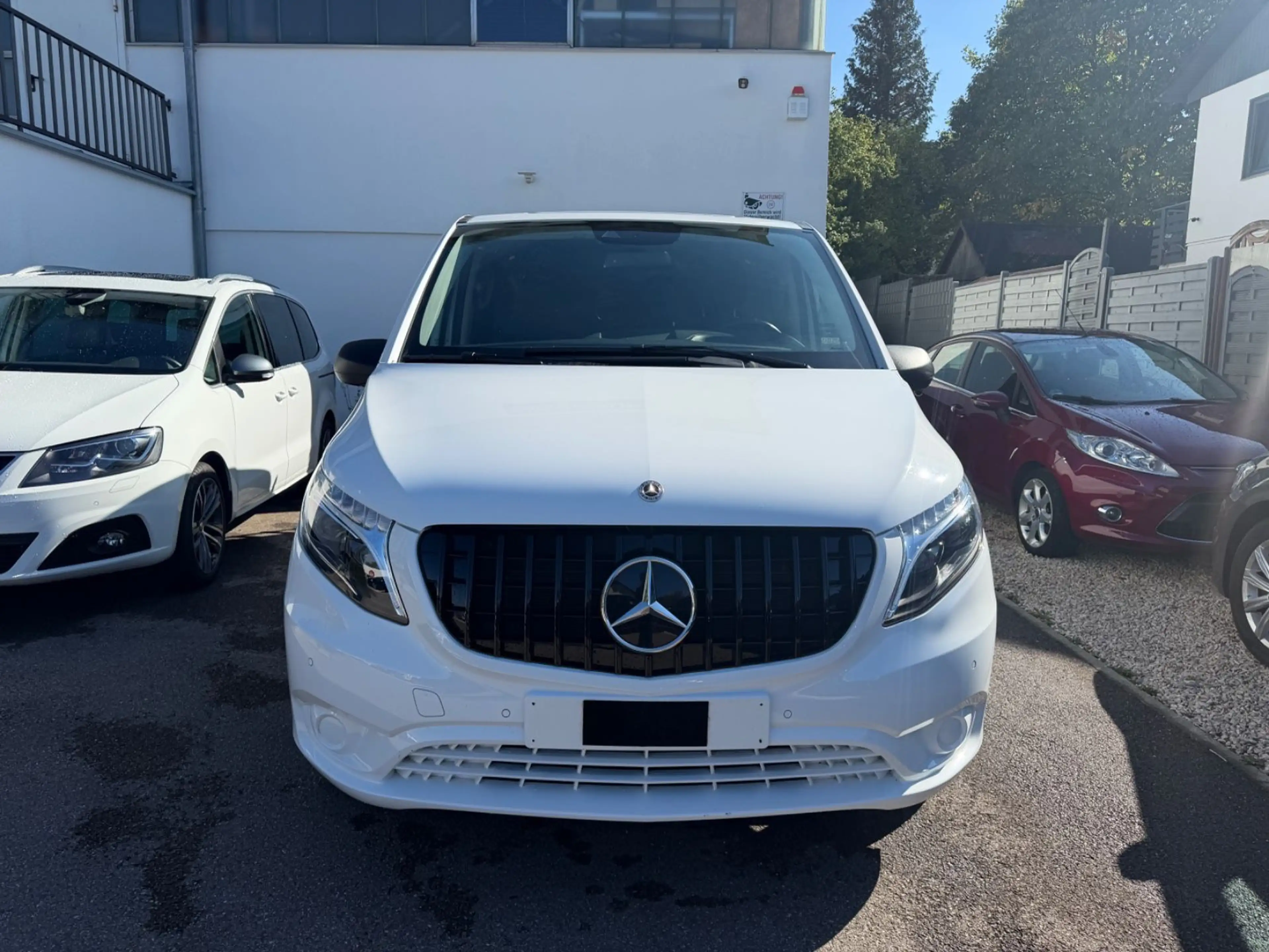 Mercedes-Benz Vito Tourer 114 CDI RWD lang Edition — photo 14