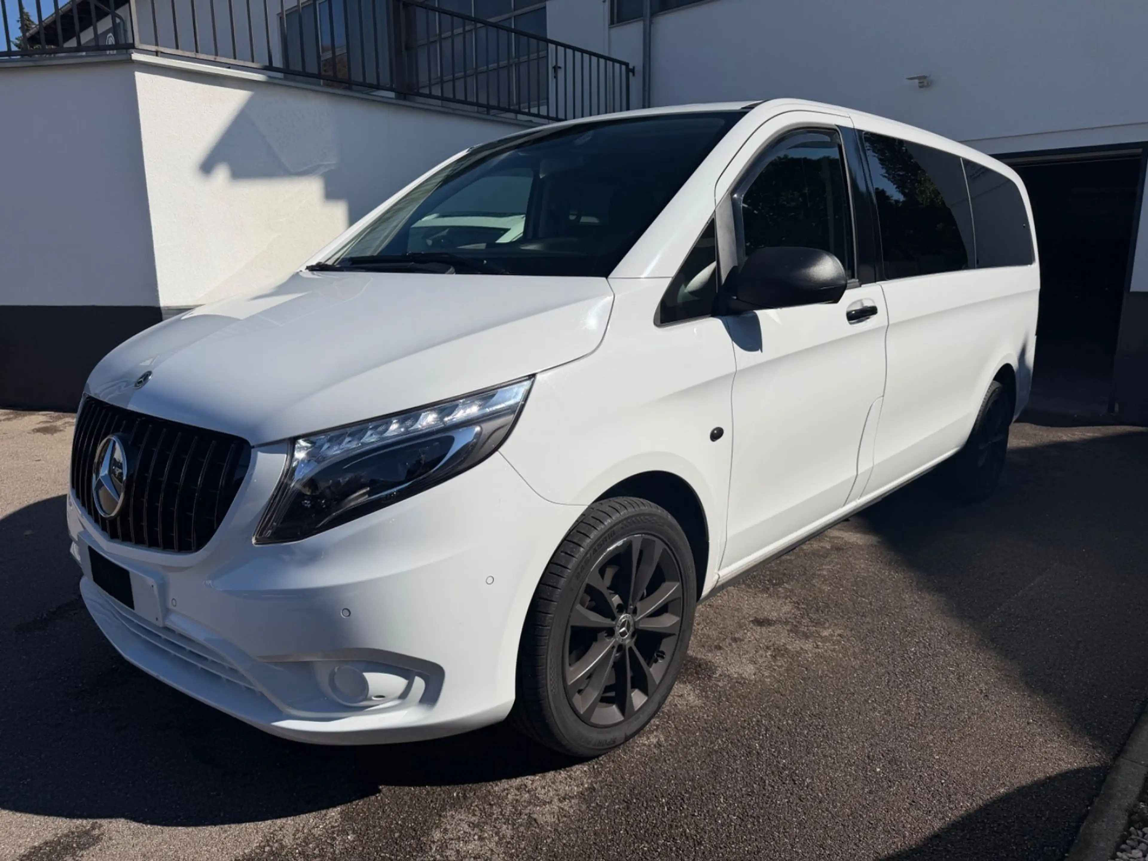 Mercedes-Benz Vito Tourer 114 CDI RWD lang Edition — photo 2