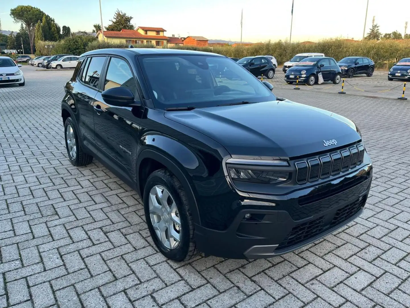 Jeep Avenger 1.2 Turbo 100 CV Longitude con TELECAMERA Noir - 1