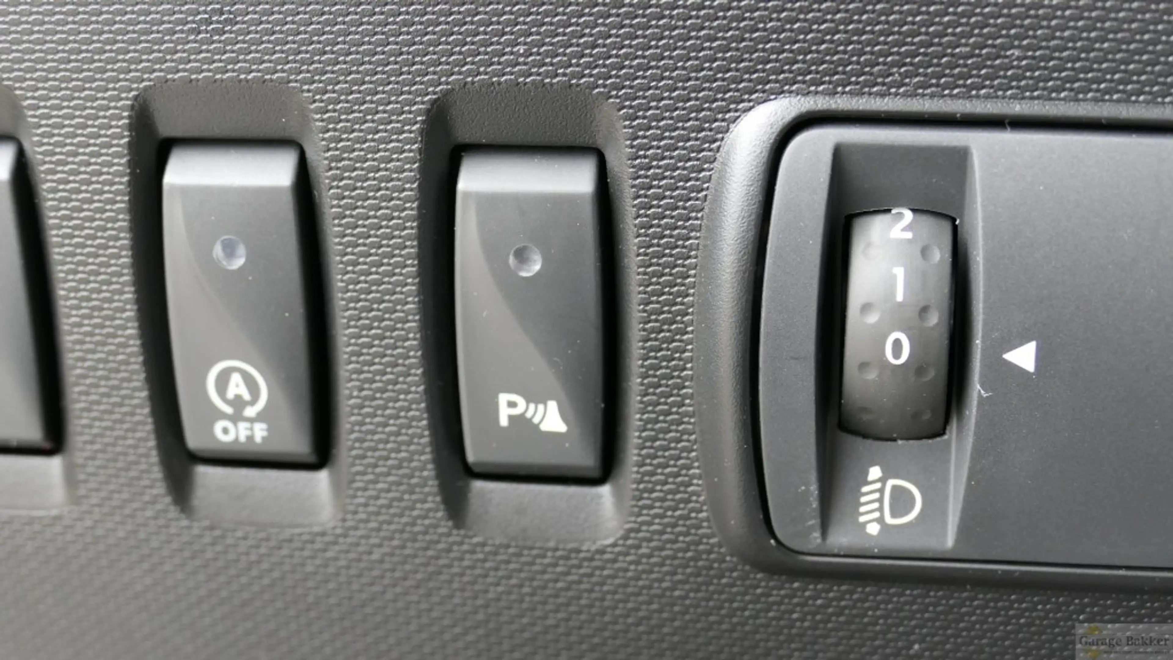 Renault Twingo TCe 90 Intens — photo 18