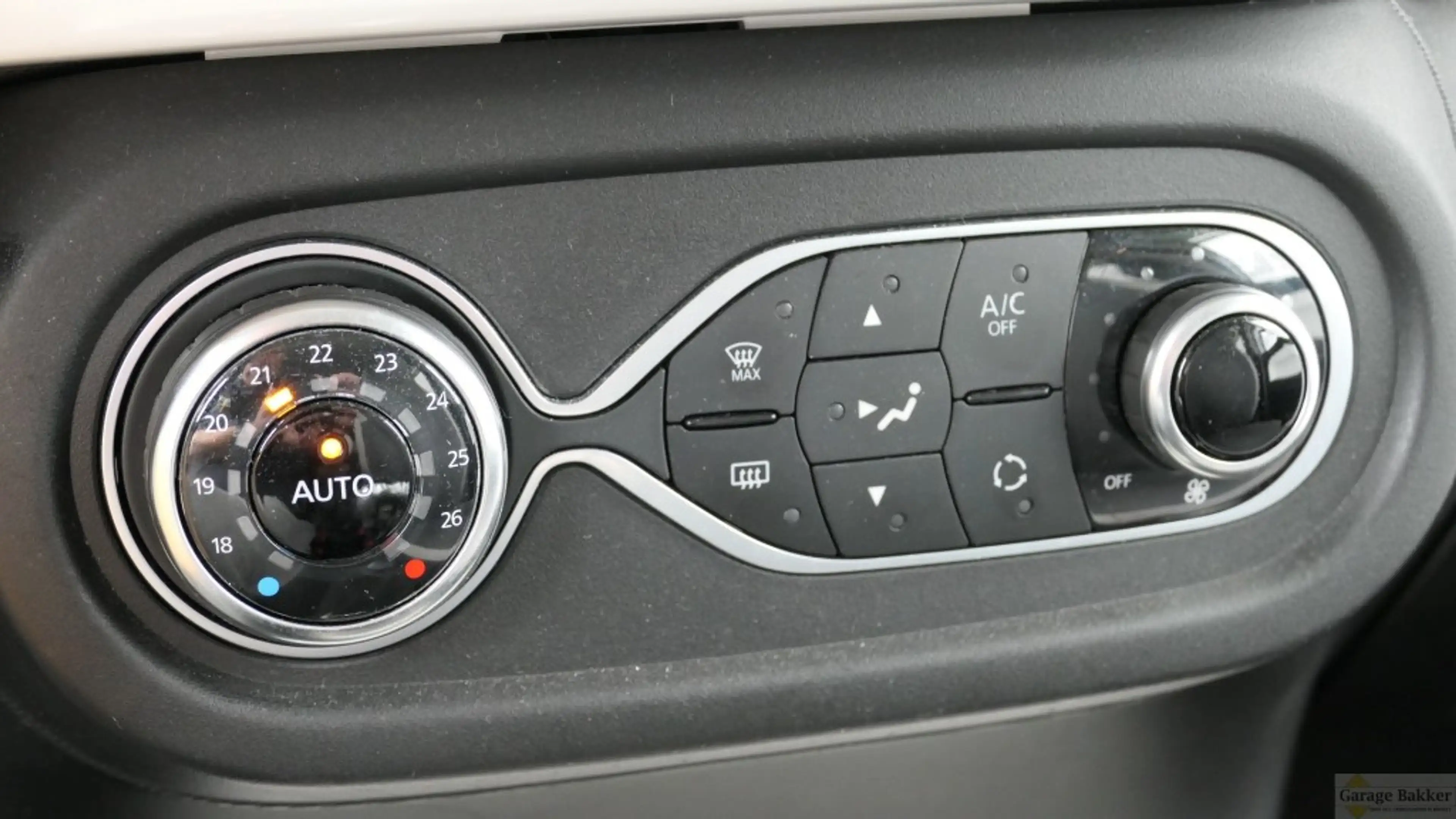 Renault Twingo TCe 90 Intens — photo 12