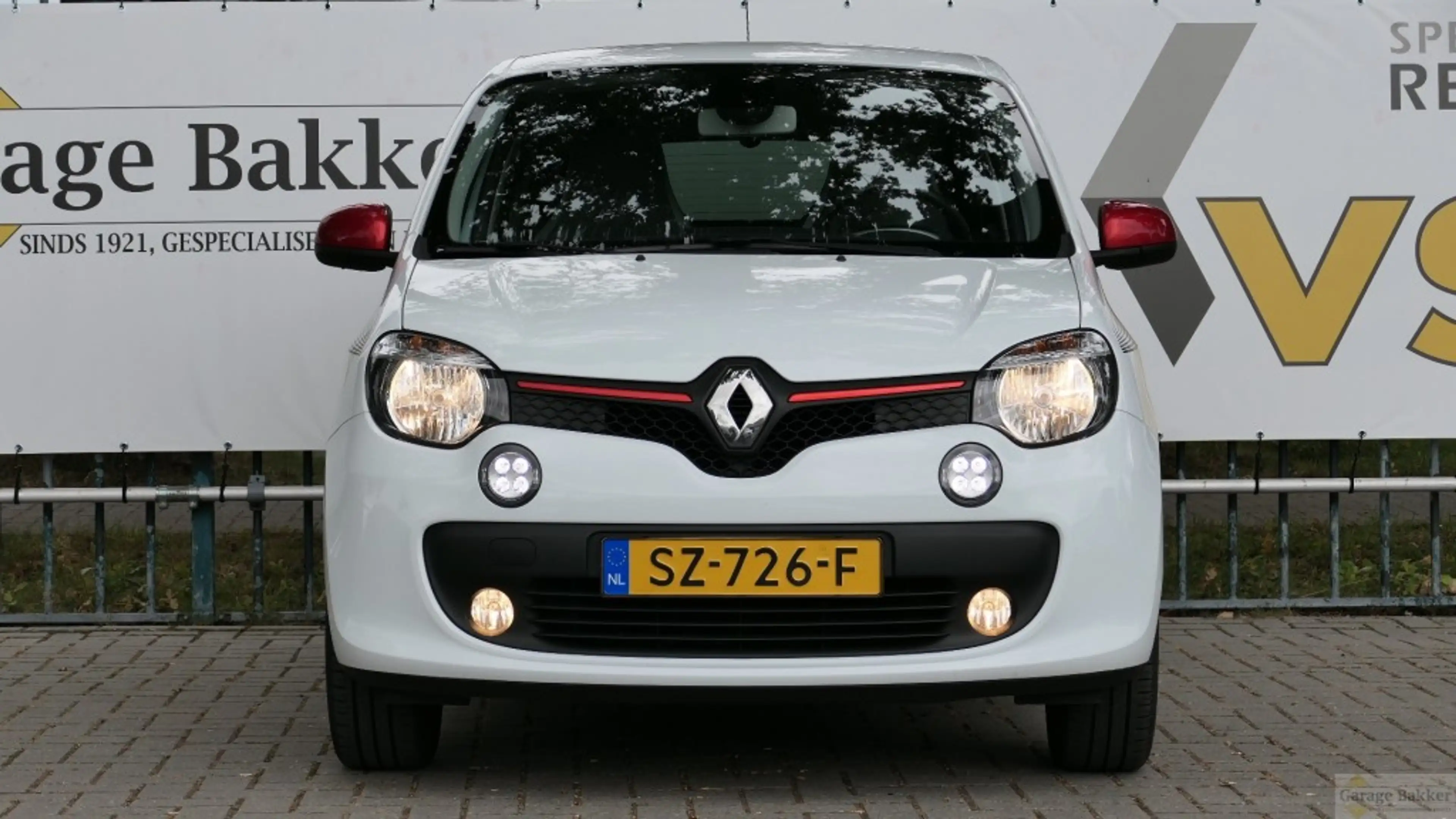 Renault Twingo TCe 90 Intens — photo 17