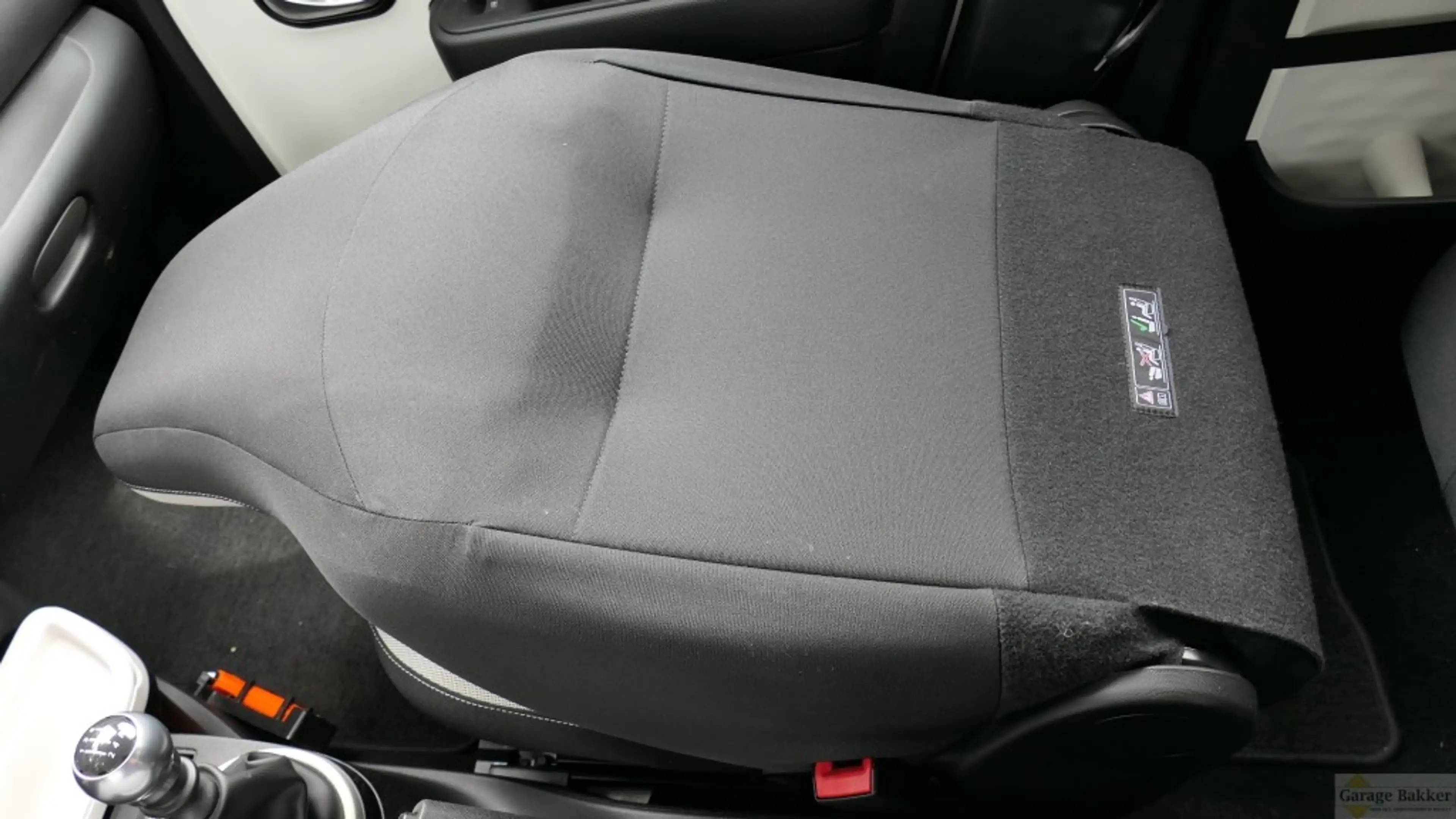 Renault Twingo TCe 90 Intens — photo 24