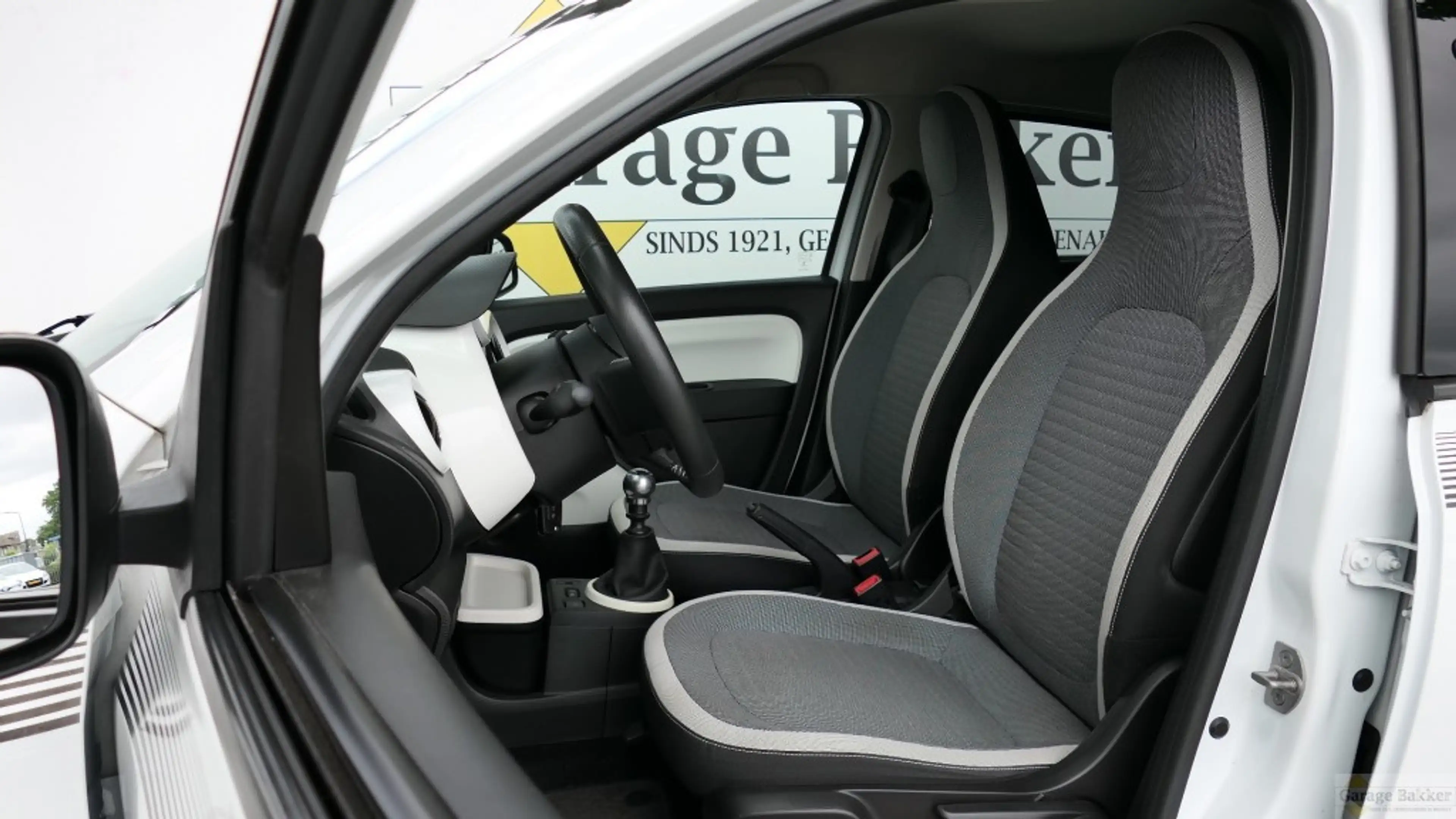 Renault Twingo TCe 90 Intens — photo 4