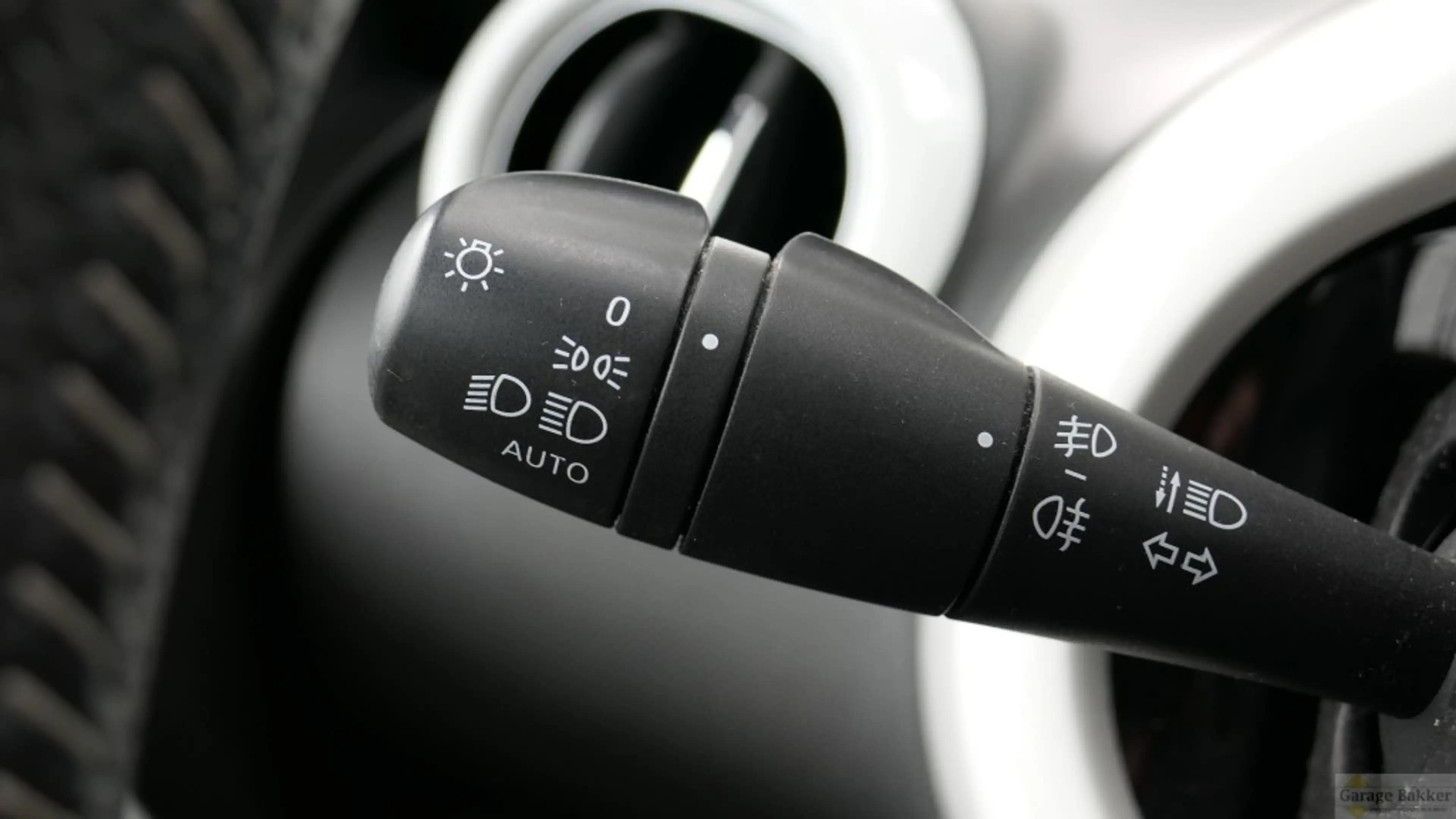 Renault Twingo TCe 90 Intens — photo 16