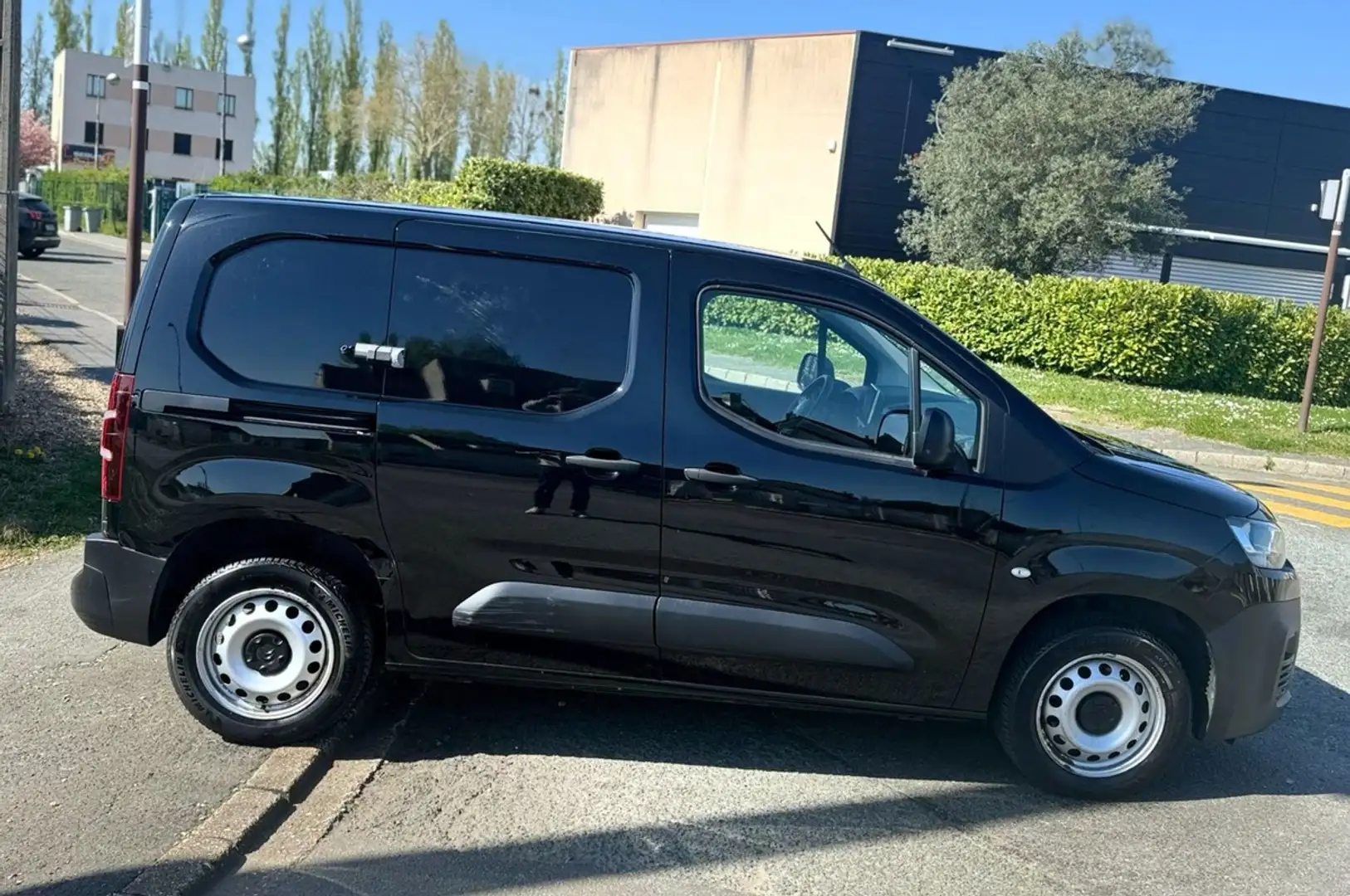 Citroen Berlingo 1.5 BlueHDi 130CV BVA8 9159HT ENTRETIEN COMPLET A  Чёрный - 2