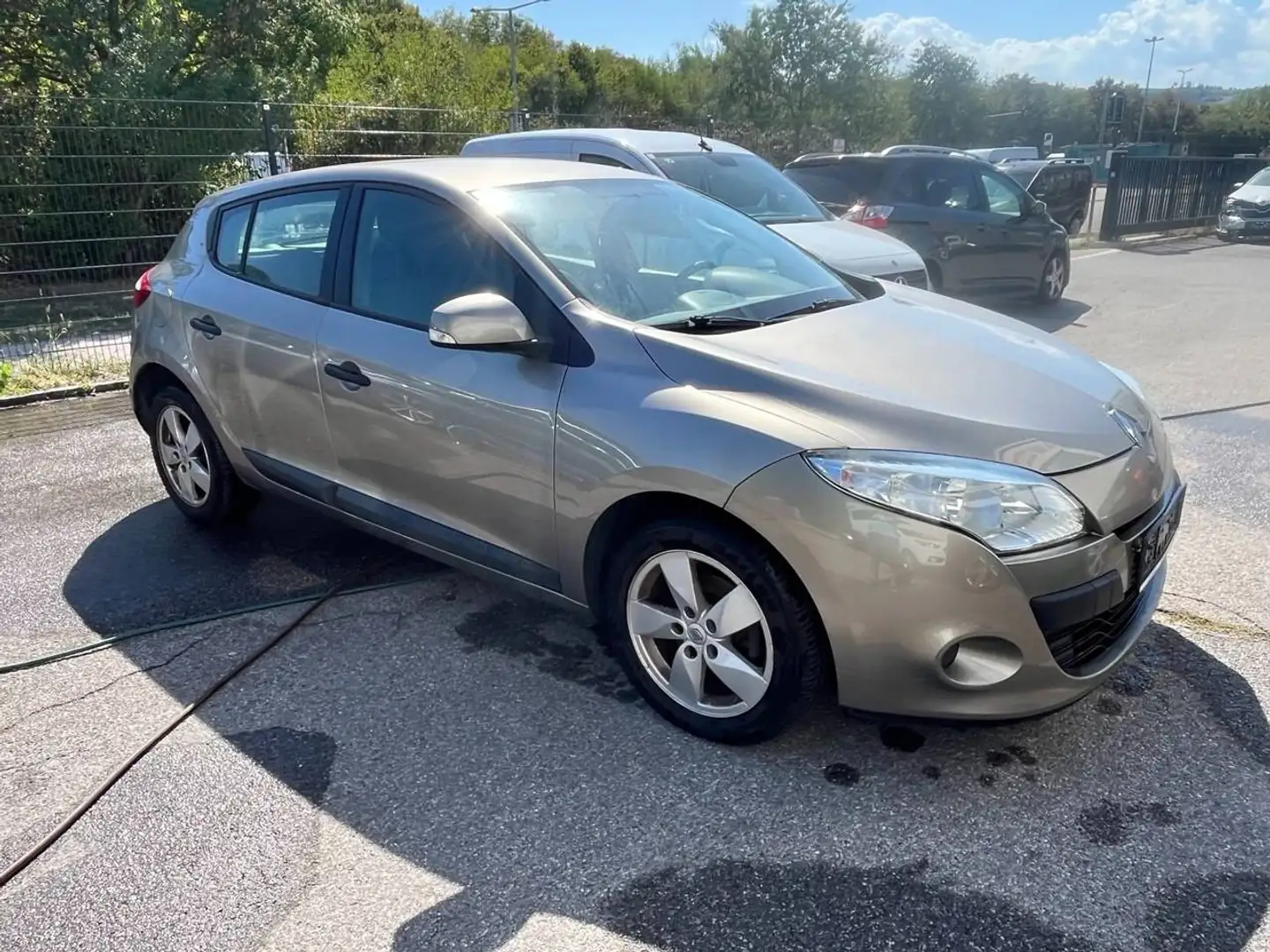 Renault Megane 1,5 Diesel 66 kW 90Ps Braun - 1